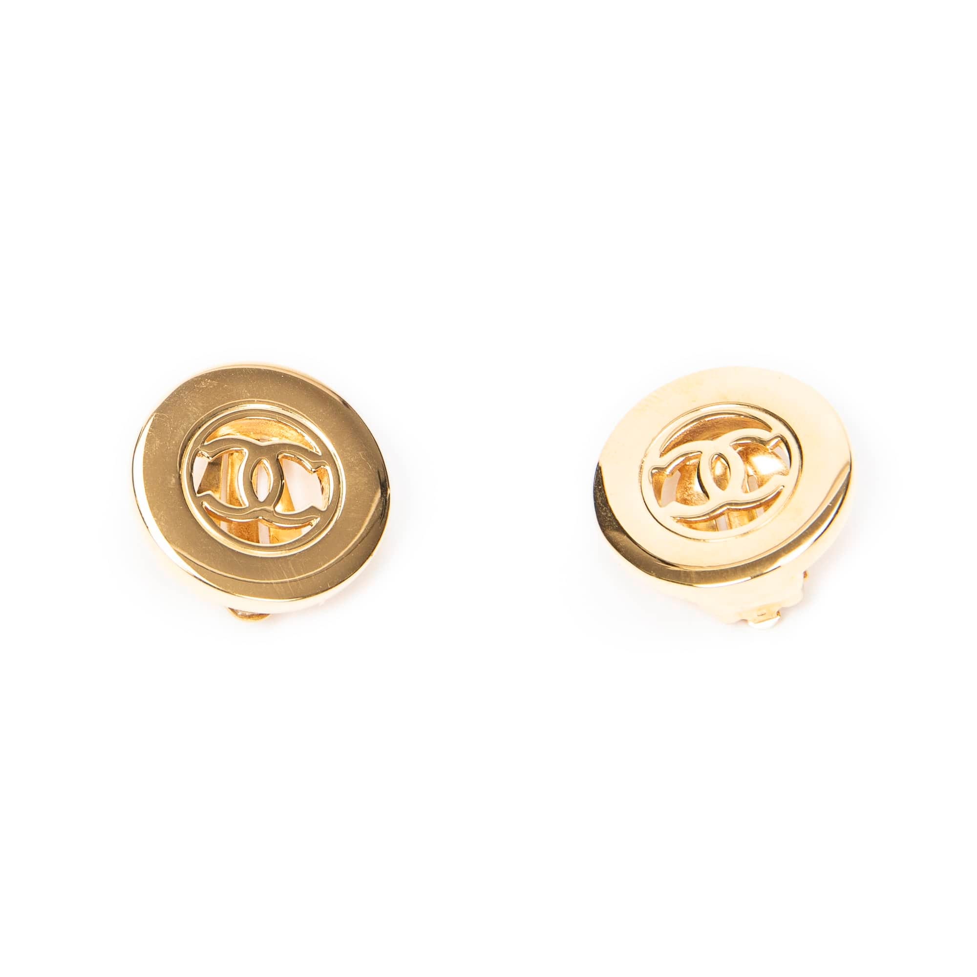 Chanel Gold Stainless Steel without Nickel CC Round Clip On Earrings ABC0020