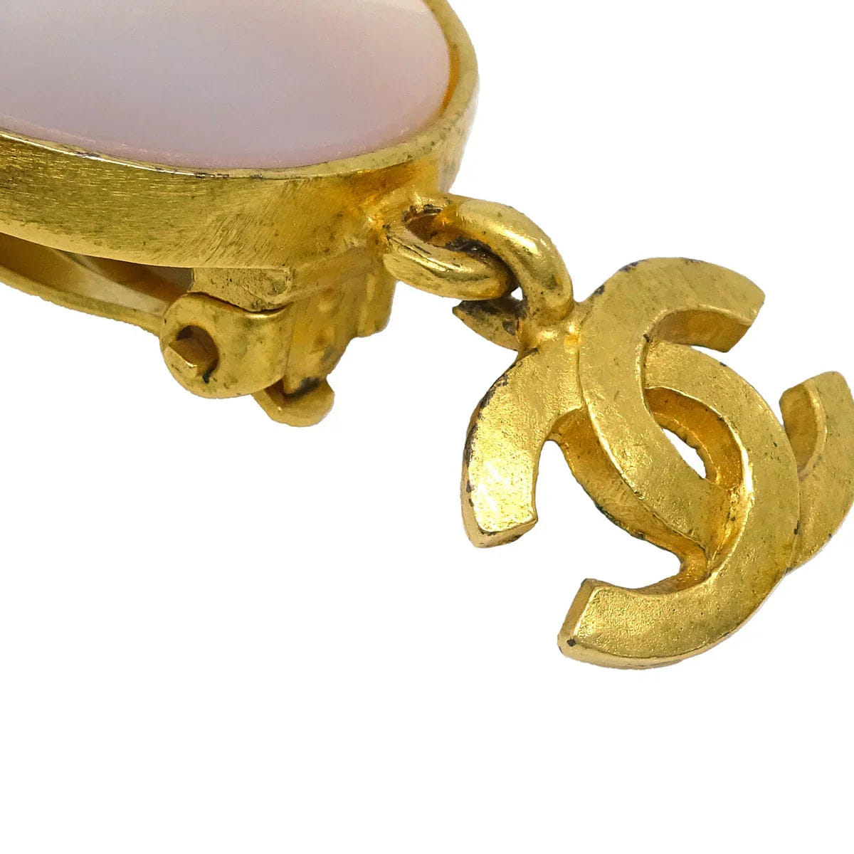 Chanel Dangle Earrings Clip - On Gold Shell 95A