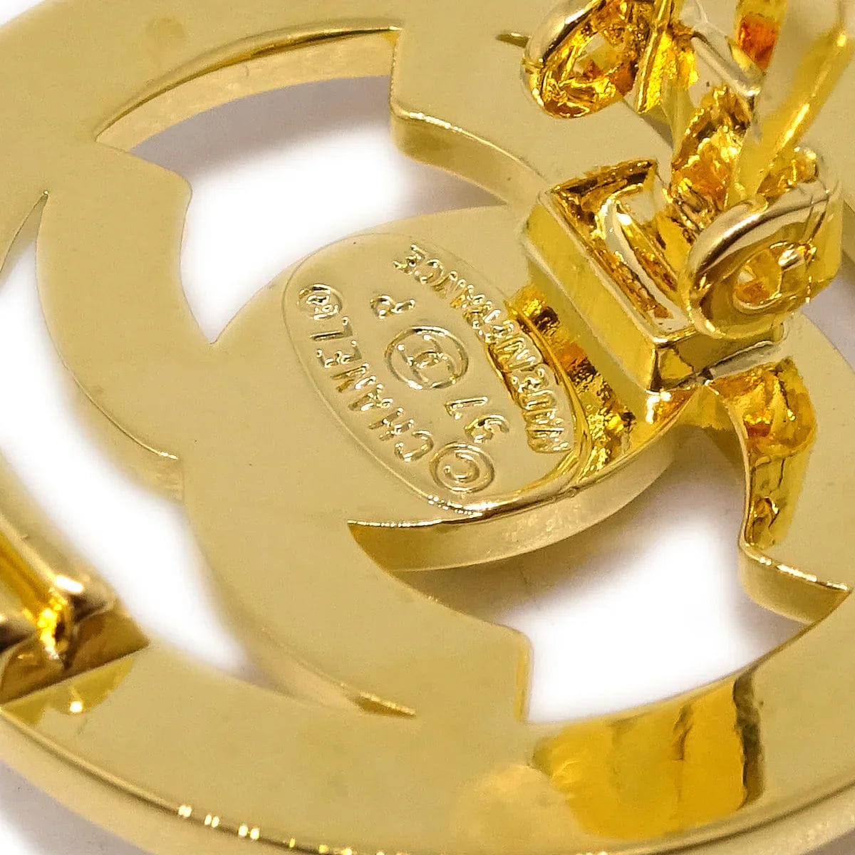 Chanel CC Turnlock Button Earrings Gold Clip - On 97P