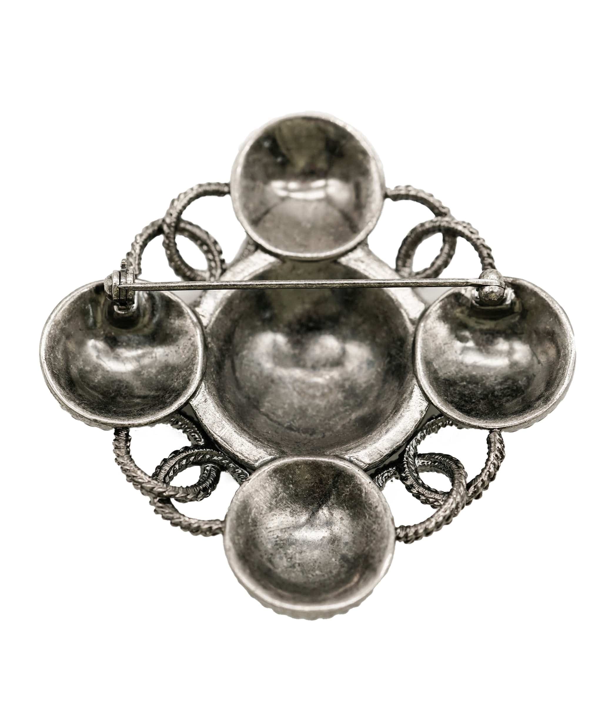 Chanel brooch - AWL2748