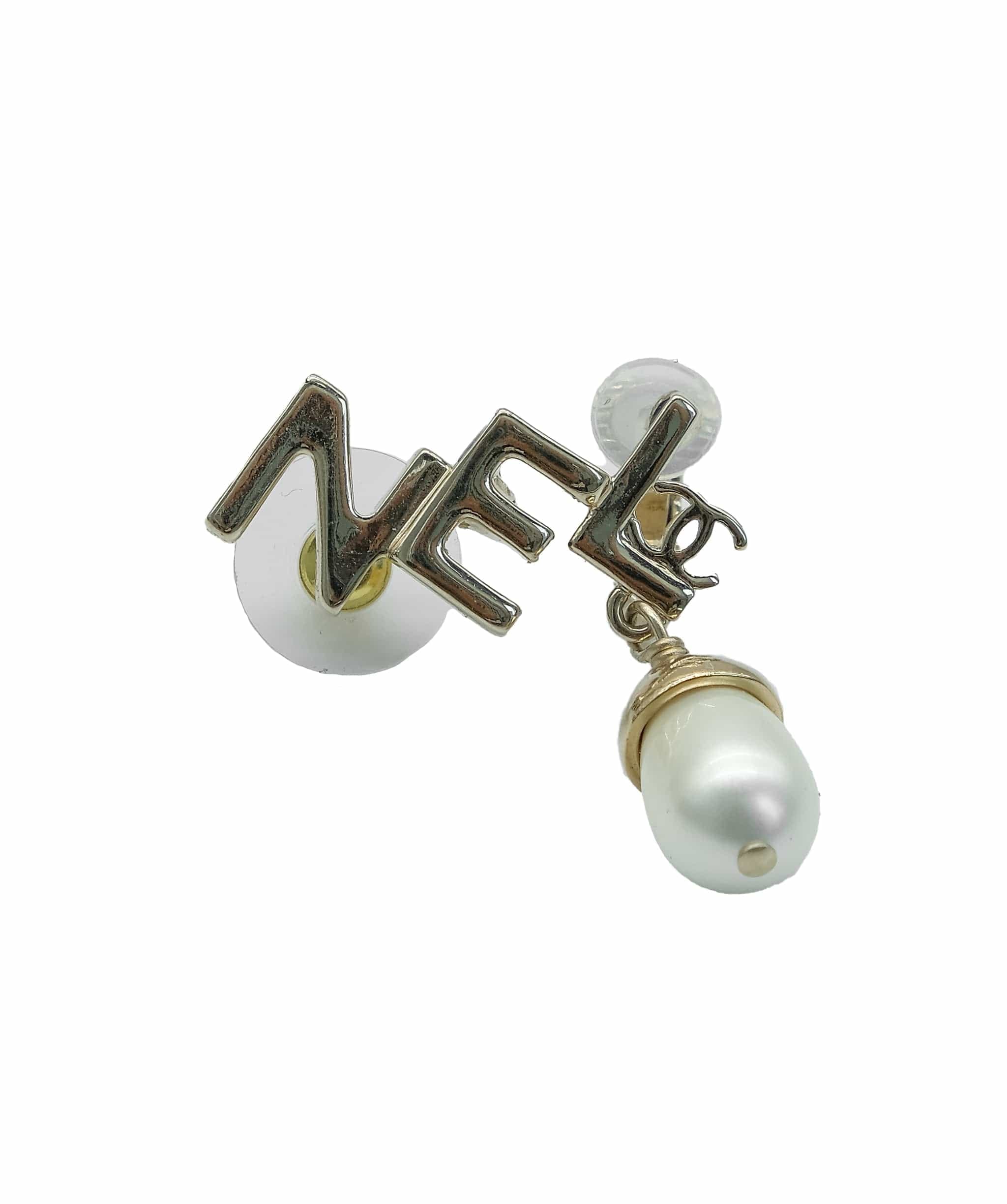 Chanel Logo Pearl Earrings RJL1943