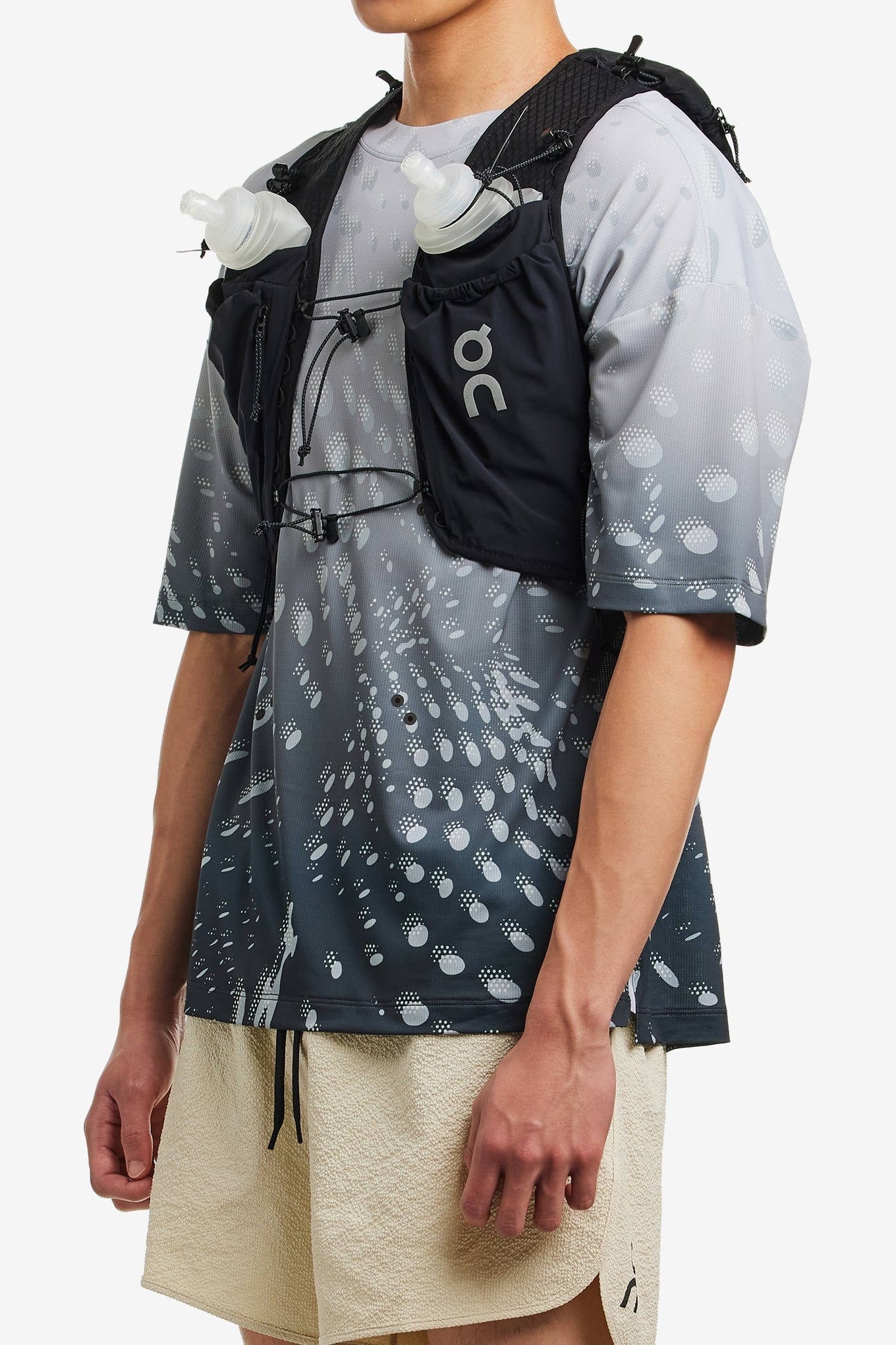 On Running ULTRA VEST PRO