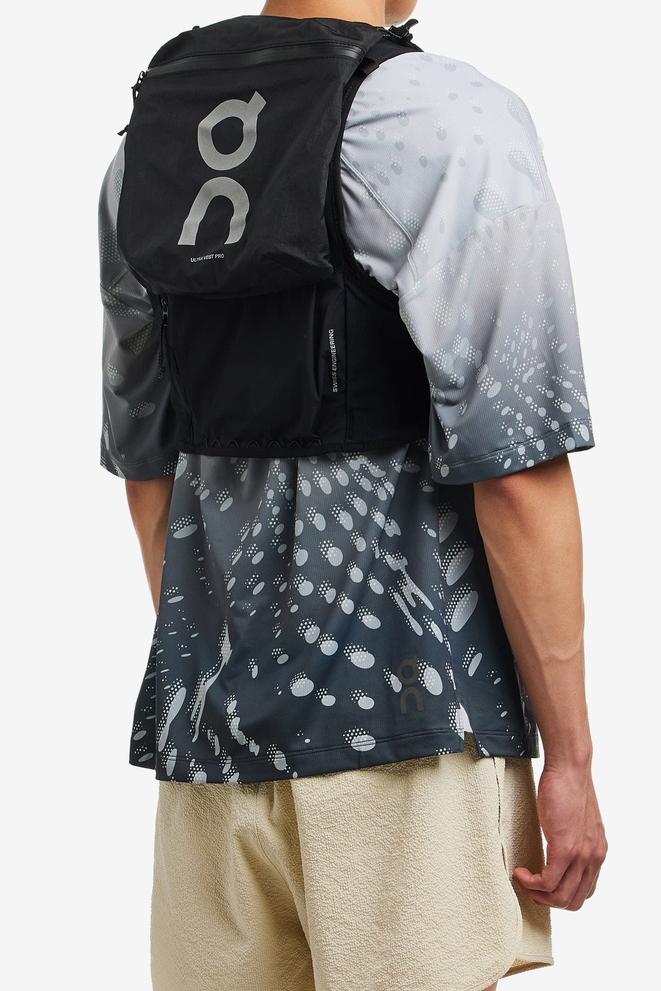 On Running ULTRA VEST PRO