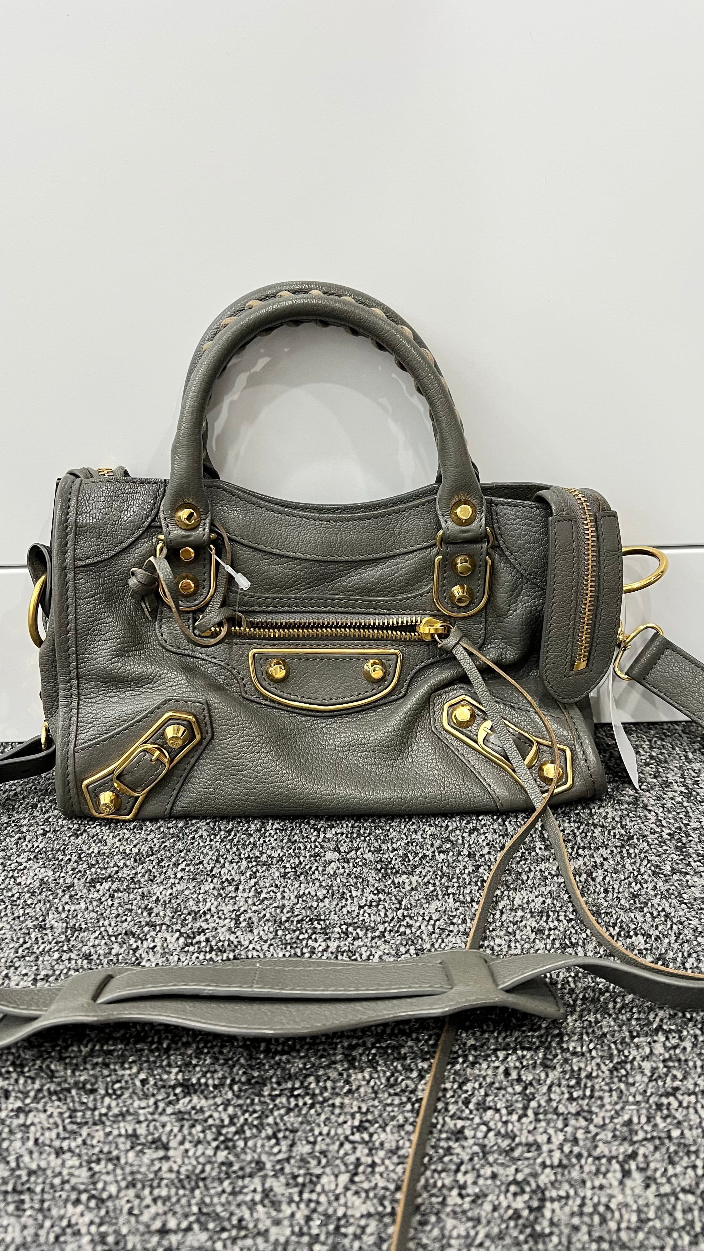 Balenciaga Classic Metallic City 390160 Leather Gray B0203RUZHQ