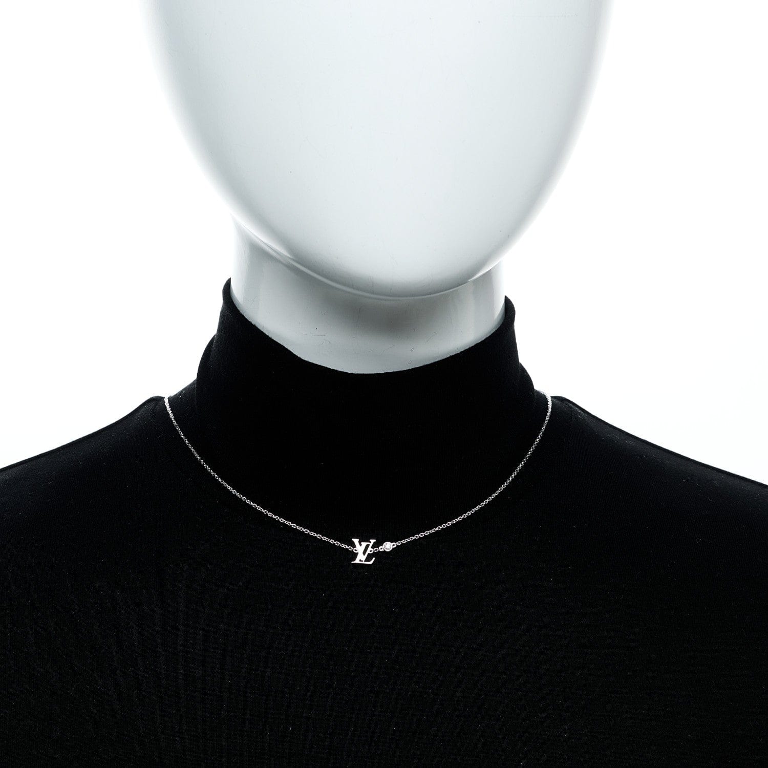 Louis Vuitton 18K White Gold Diamond Idylle Blossom LV Pendant Necklace