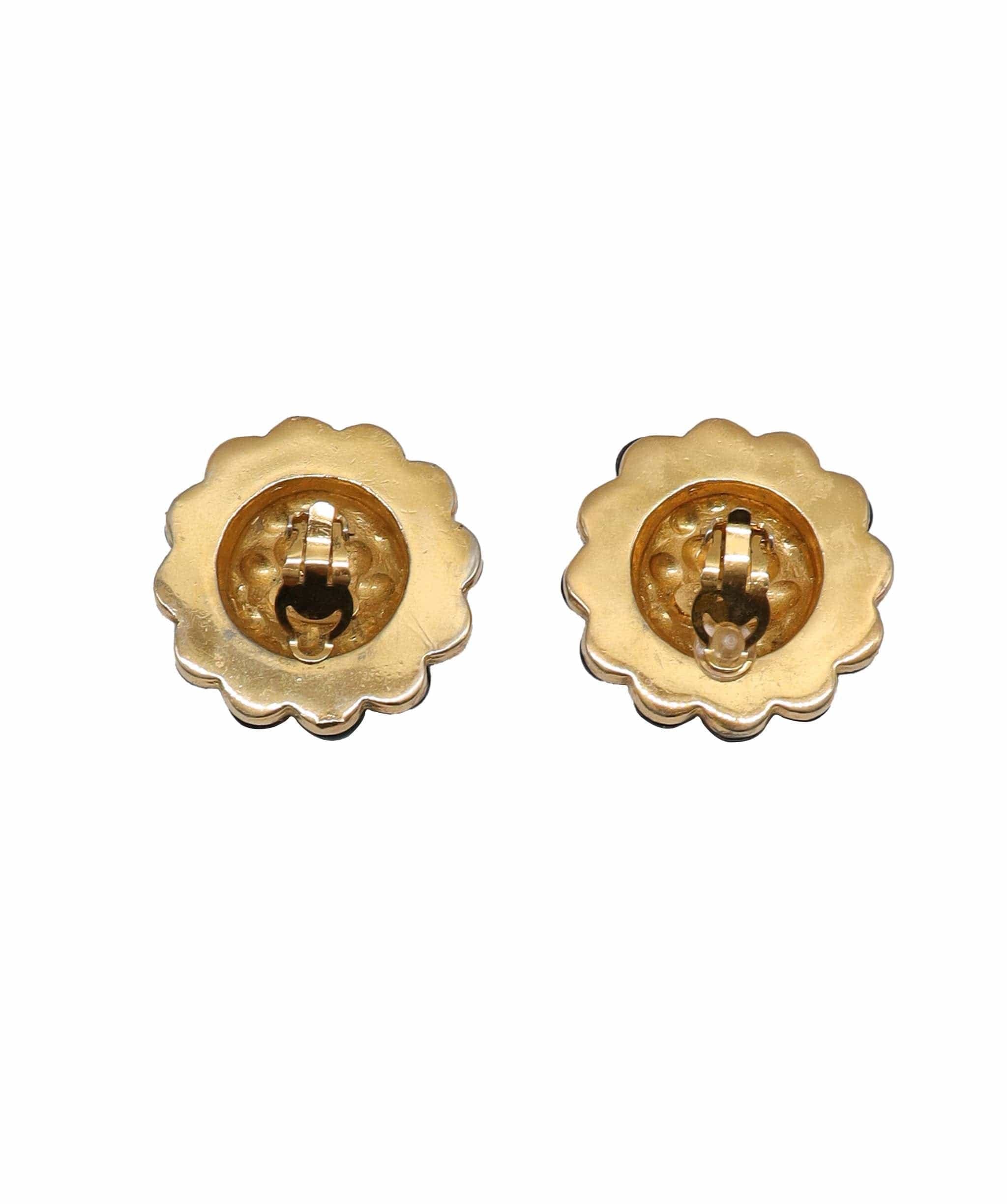 CHANEL Gripoix Coco Logos Earrings Gold Red Green 25 Vintage 90217442