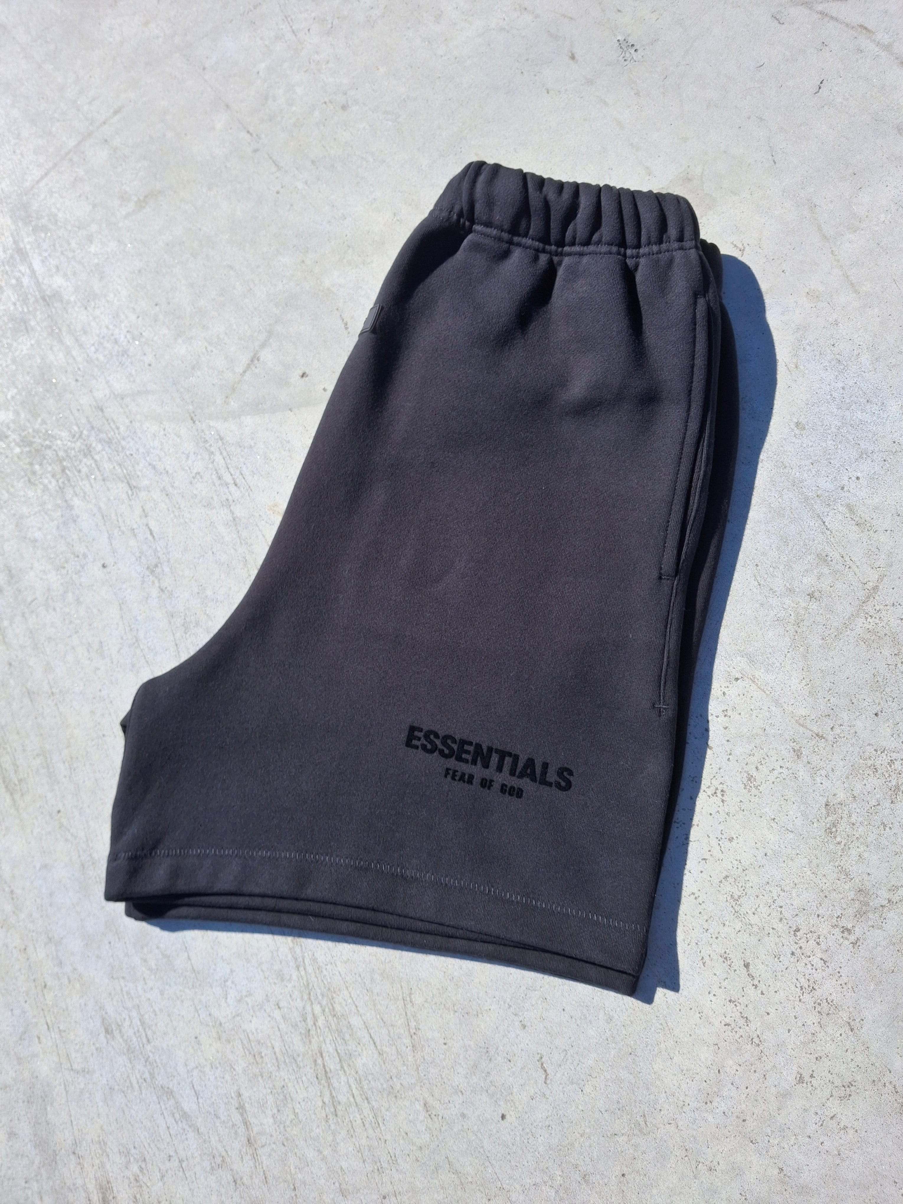 Fear of God Essentials Sweat Short Stretch Limo (SS22)