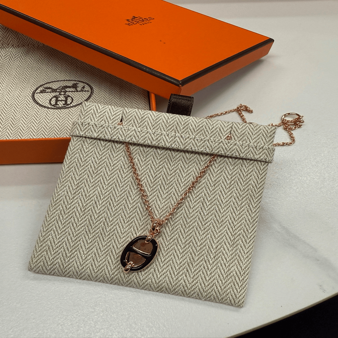 Hermes Mini Maillon pendant AKC0546