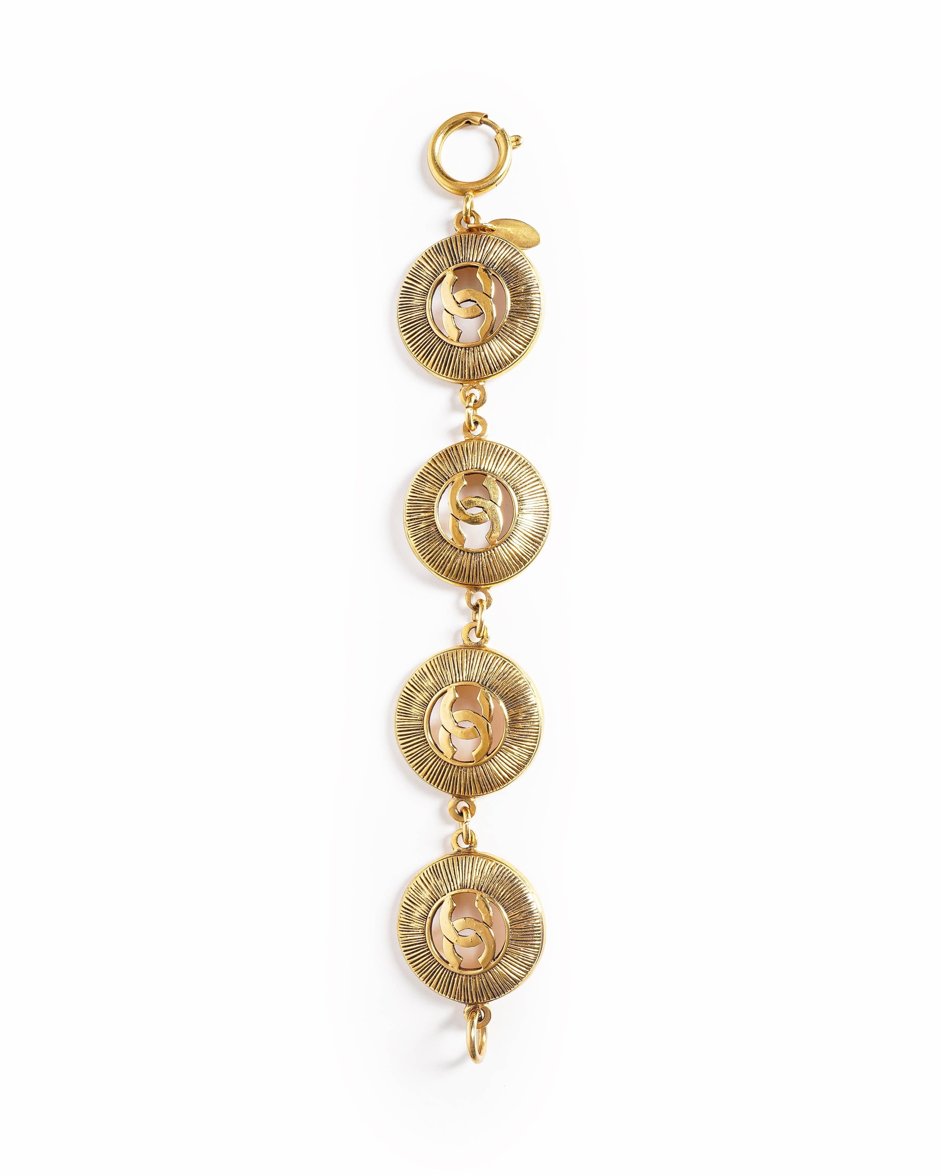 Chanel Vintage CC Medallion Link Bracelet Made In France 1990