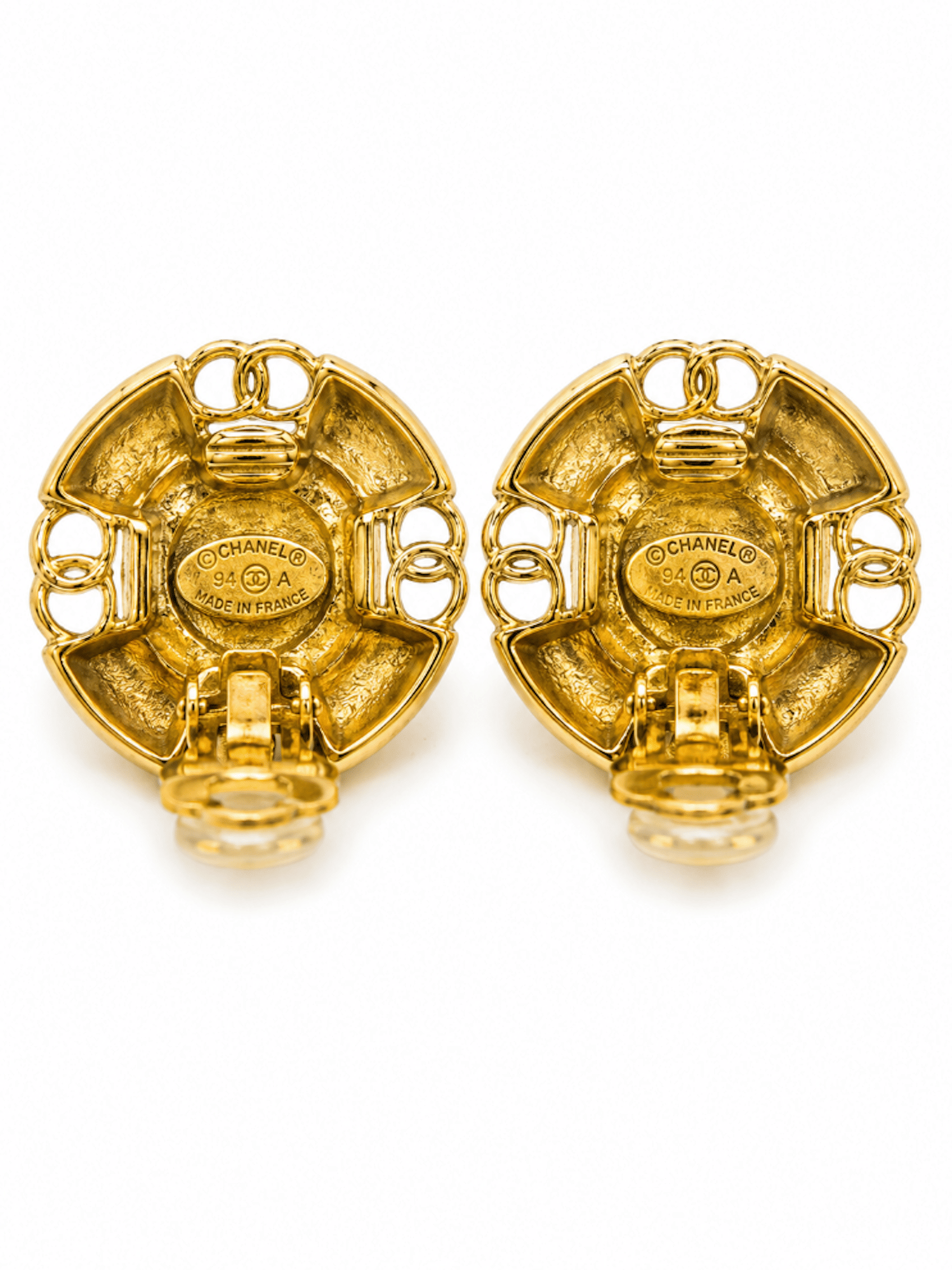 Chanel Vintage 24K CC Logo Pearl La Pausa Clip On Earrings Ivory