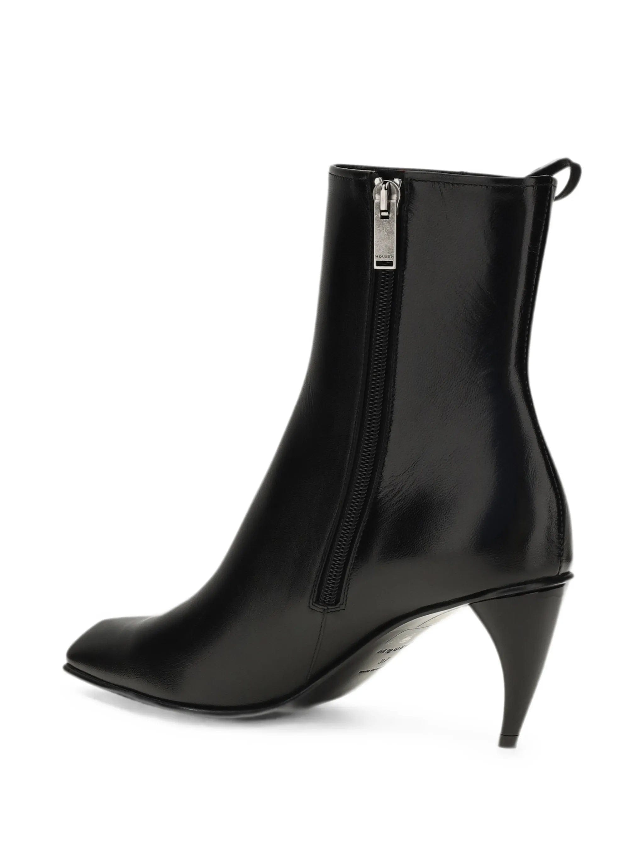 Alexander McQueen lace - up leather ankle boots