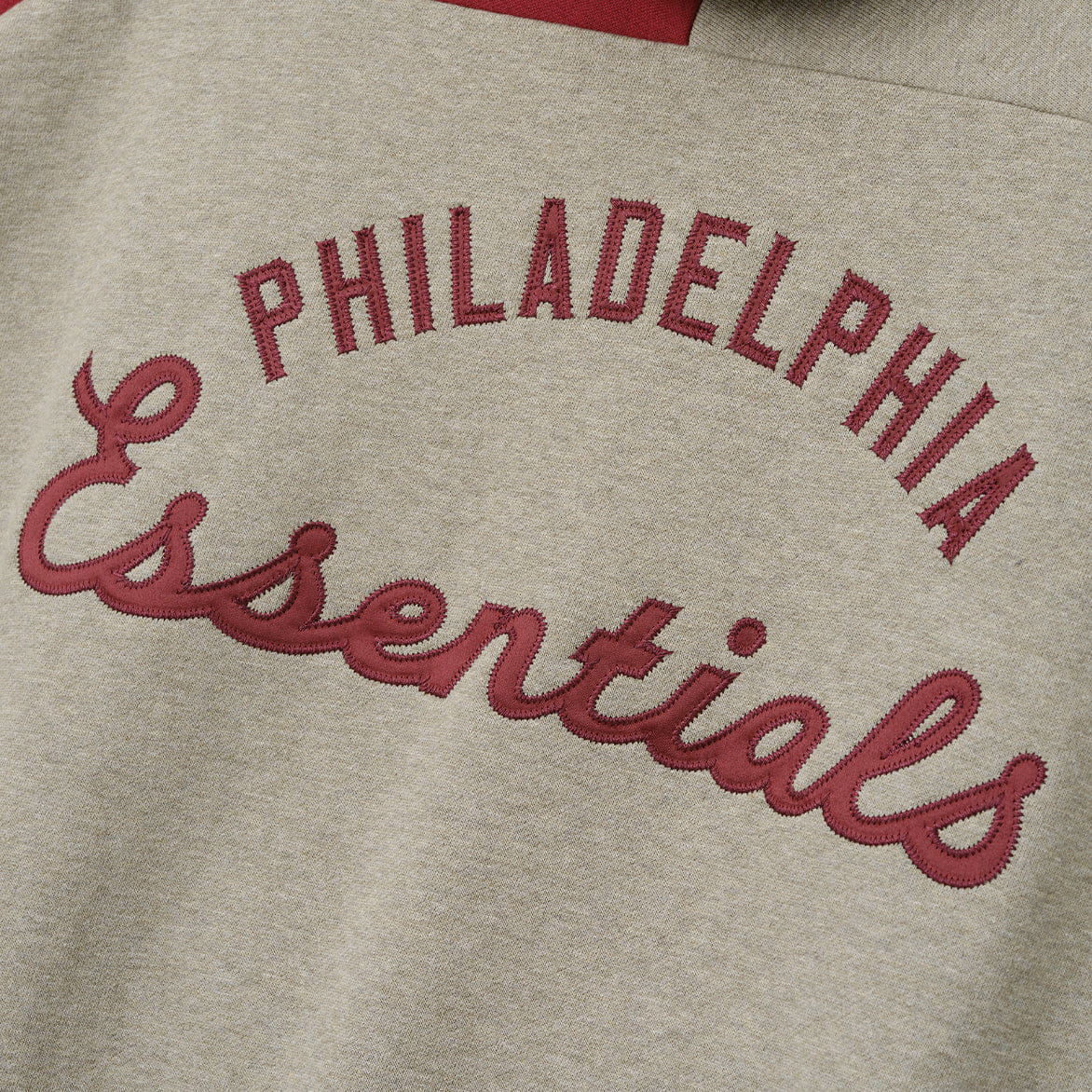 Fear of God Essentials PHILLIES RAGLAN HALF ZIP SPORT HOODIE - SEAL HEATHER / CABERNET
