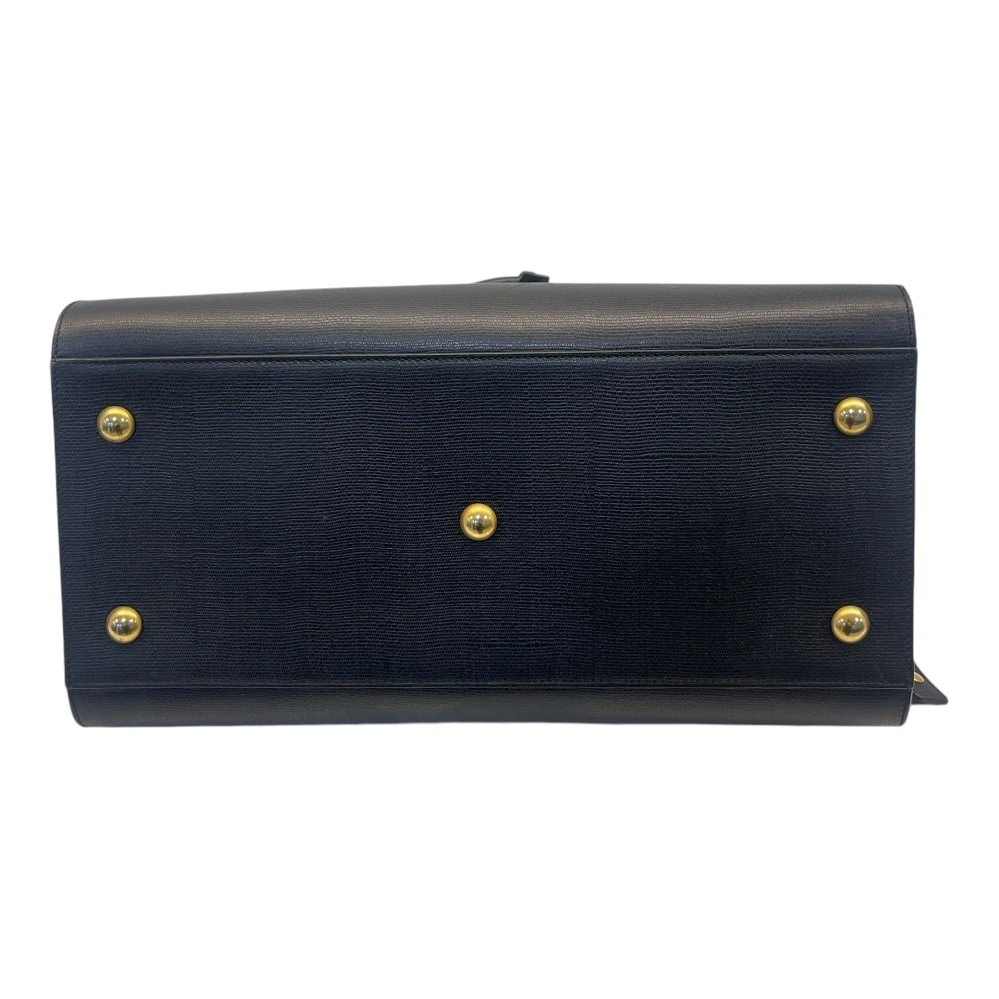 YVES SAINT Laurent Cabas Bag in Black