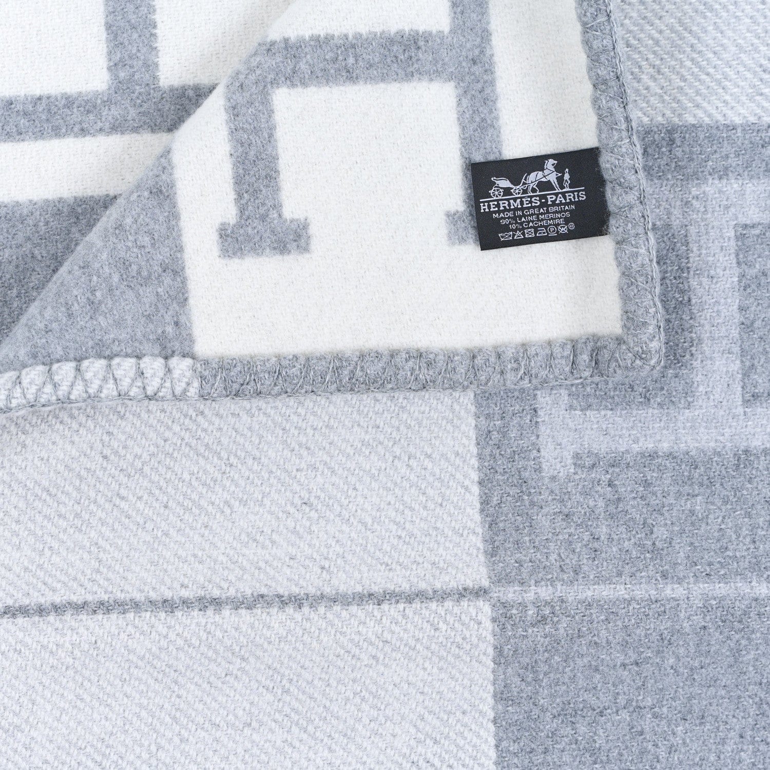 Hermes Wool Cashmere Avalon III Blanket Ecru Gris Clair