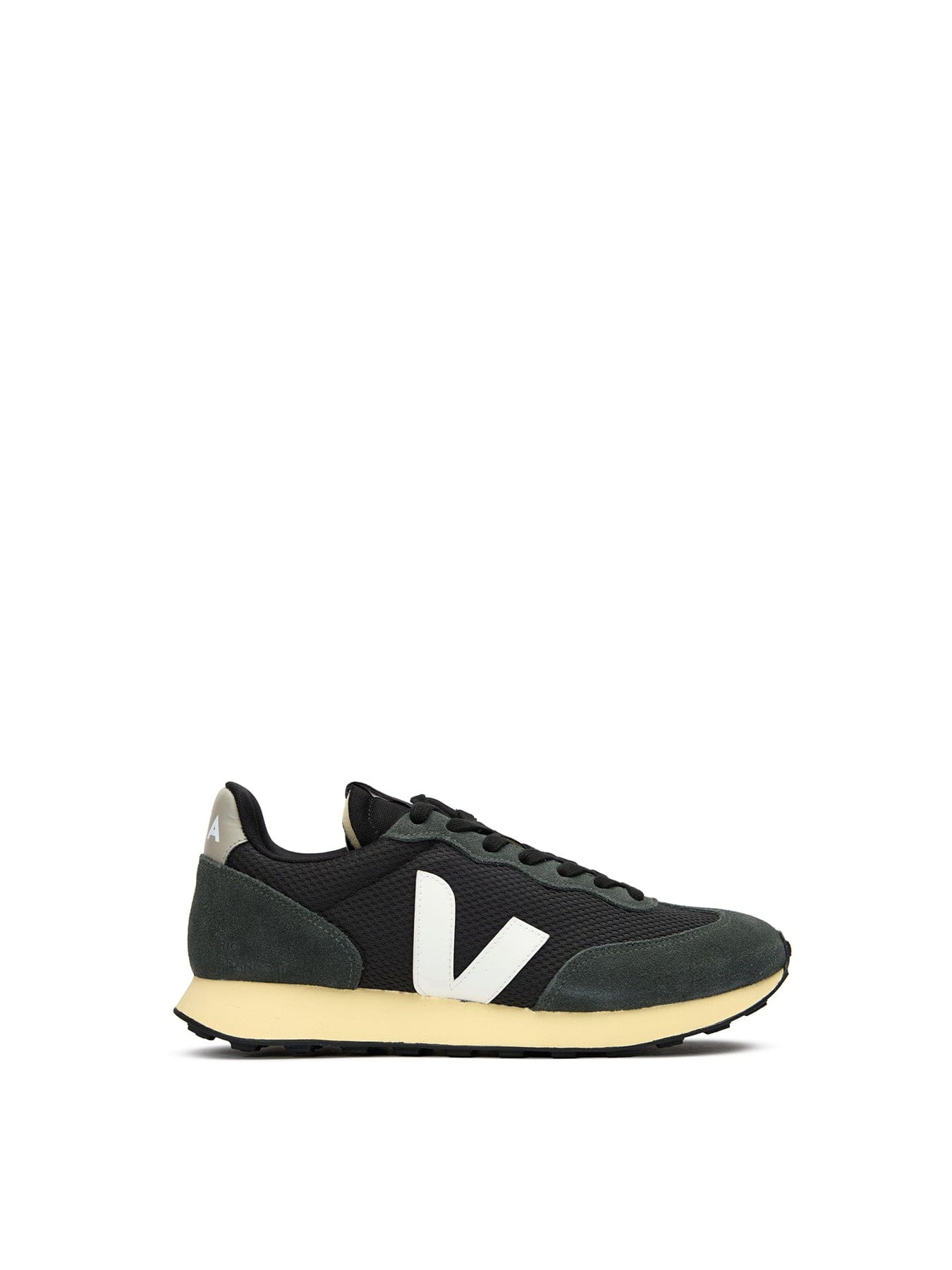 Veja Rio Branco Alveomesh Trainers Black