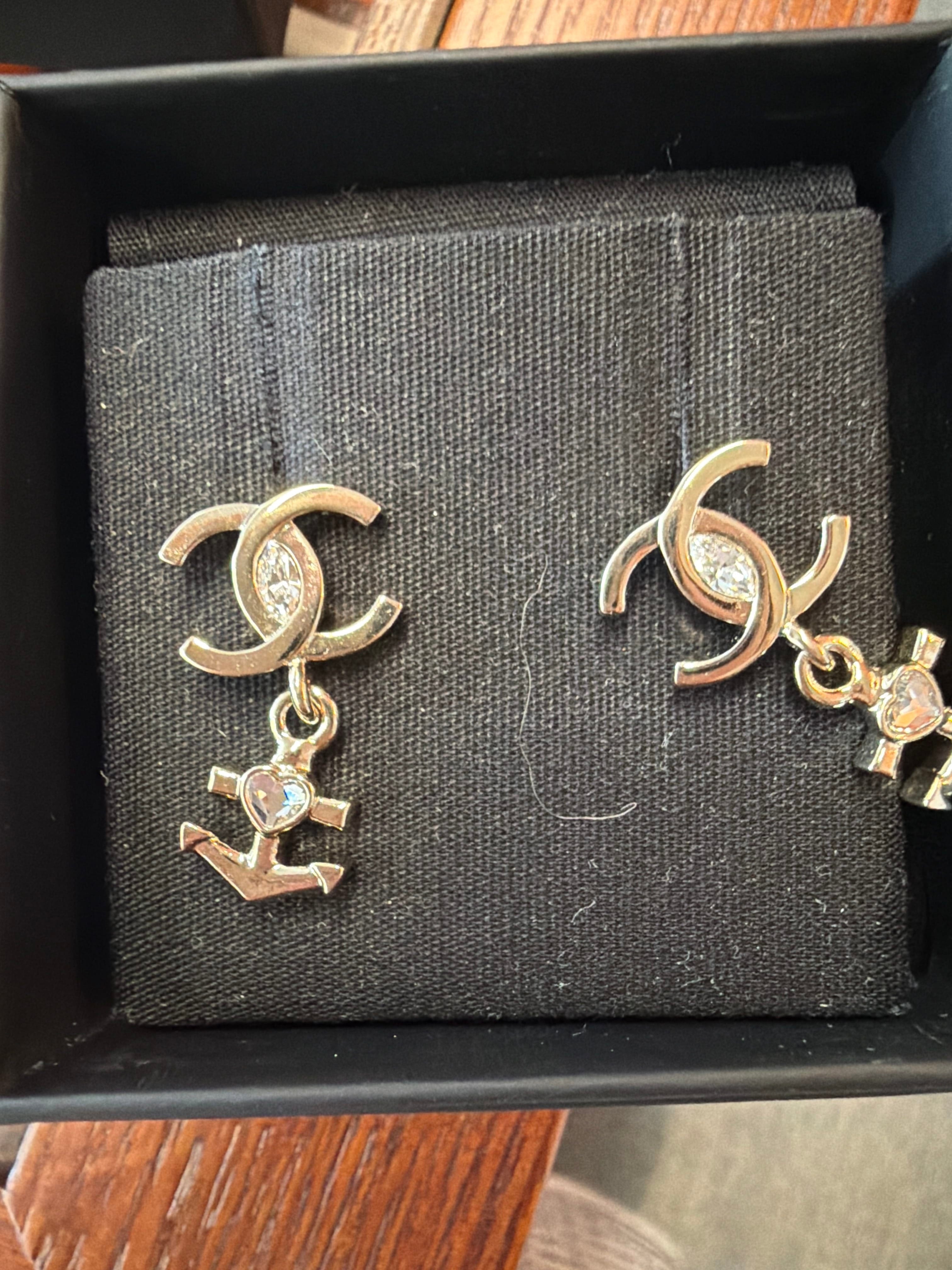Chanel cc anchor drop earrings AKC1291