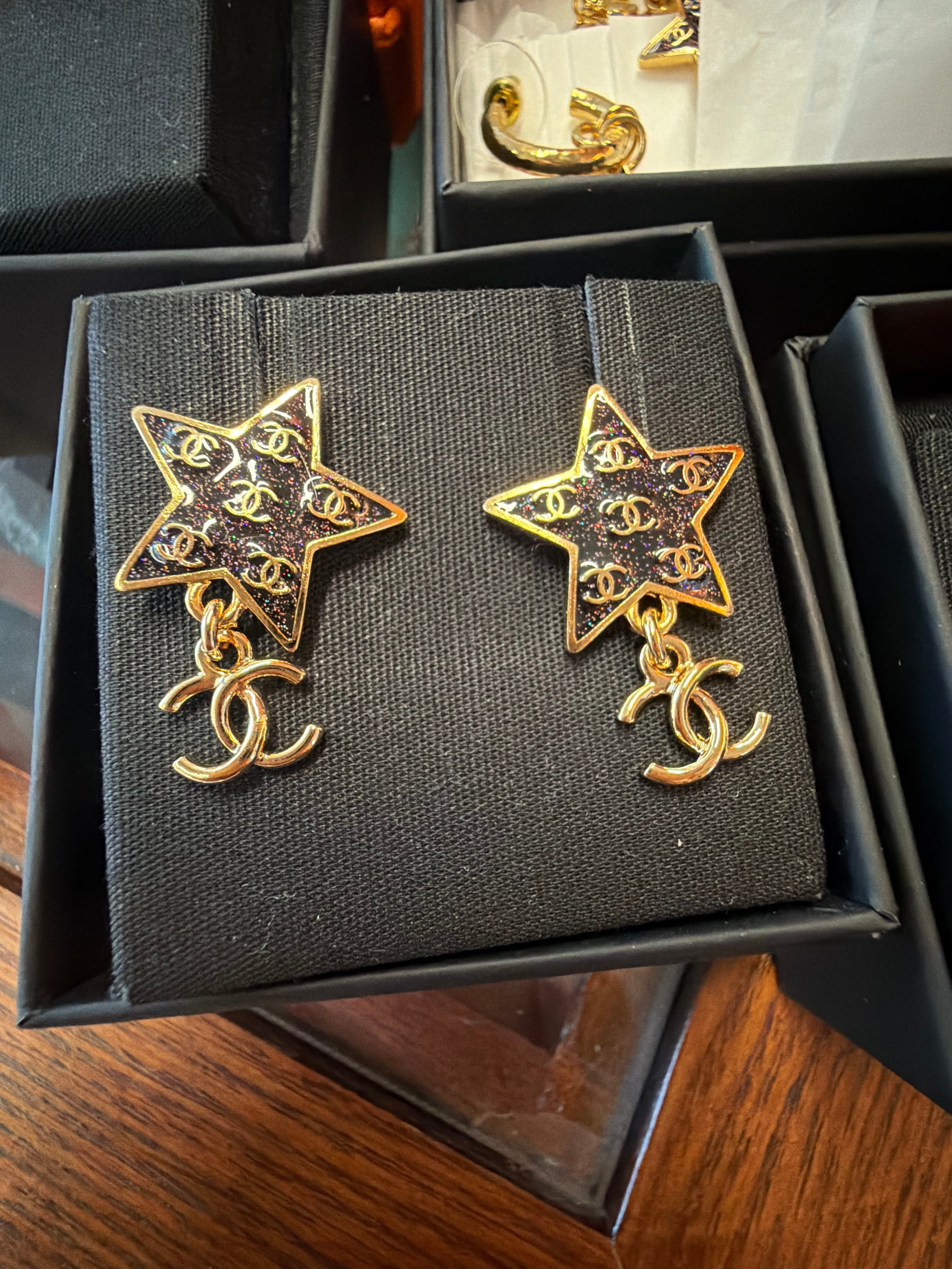 Chanel new season star drop earrings AKC1292