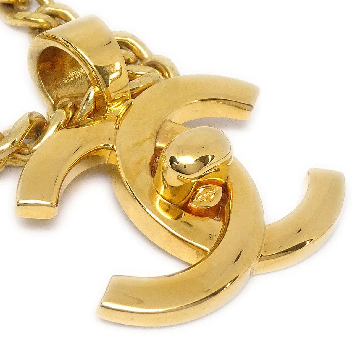 Chanel 1996 Turnlock Gold Chain Necklace 96P