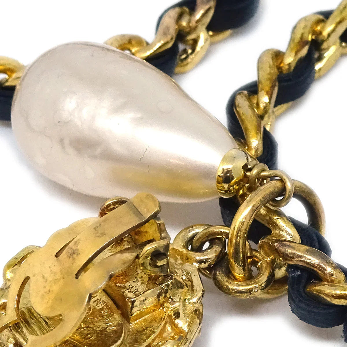 Chanel Dangle Hoop Earrings Gold Artificial Pearl Clip - On 27