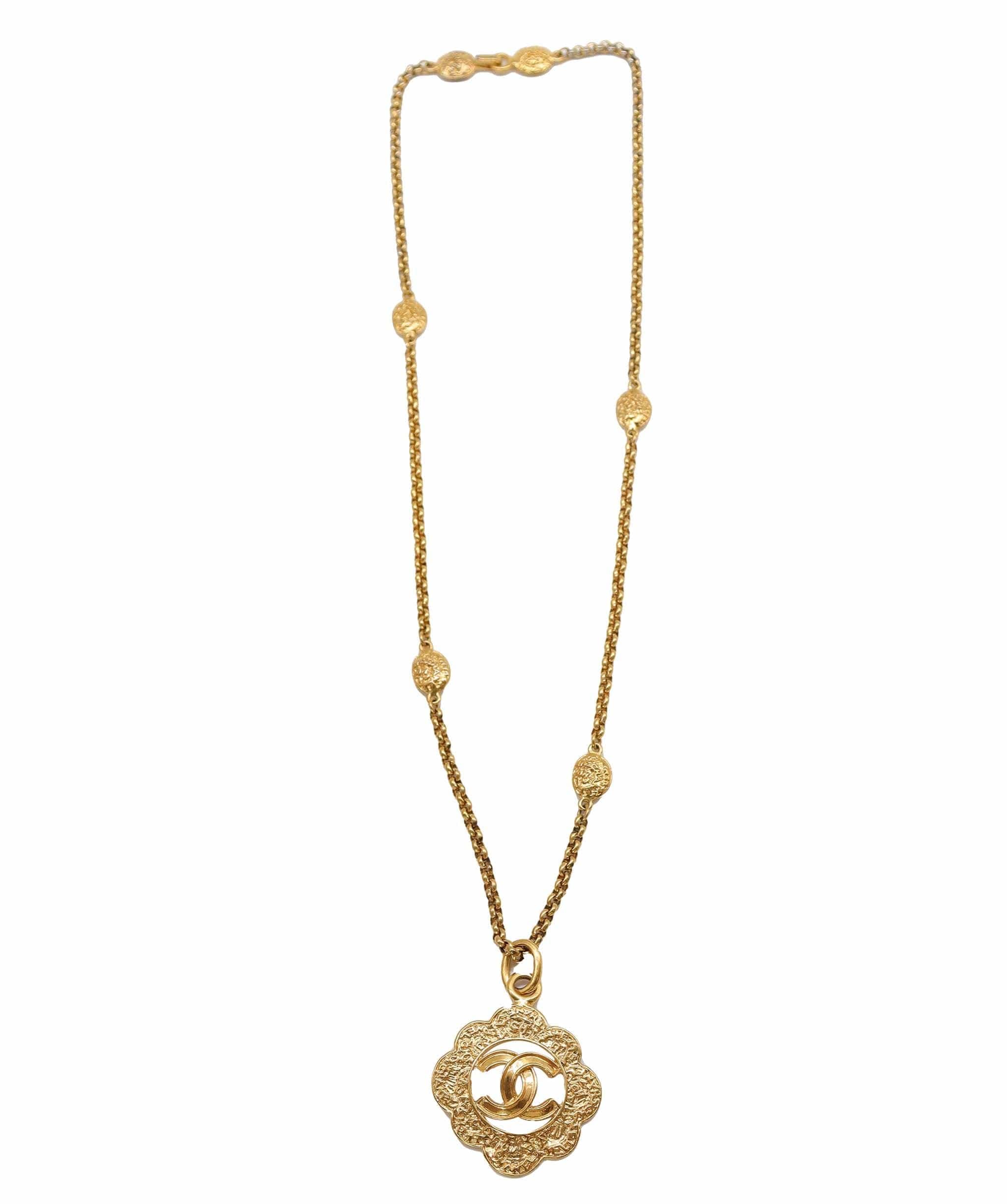 Chanel Vintage Gold CC Logo Chain Pendant Necklace DXBS4482