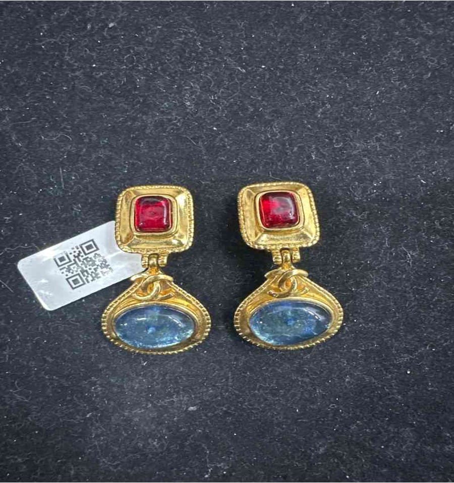 CHANEL square red and blue glass clip - on earrings CG512029