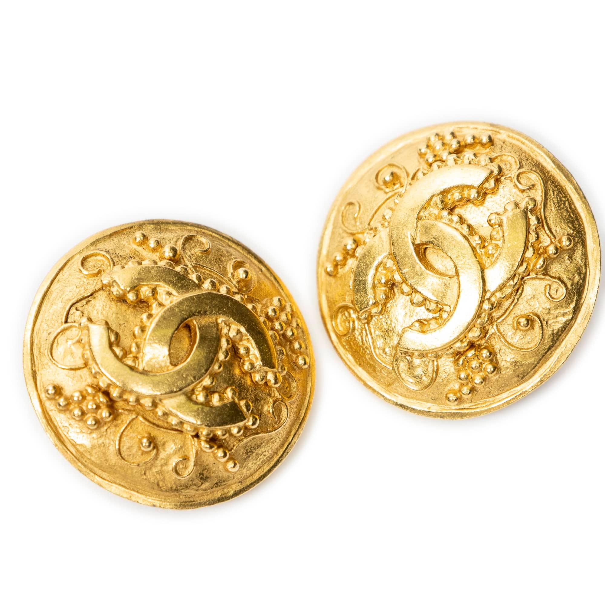 Chanel Gold Stainless Steel without Nickel CC Round Clip On Earrings ABC6564