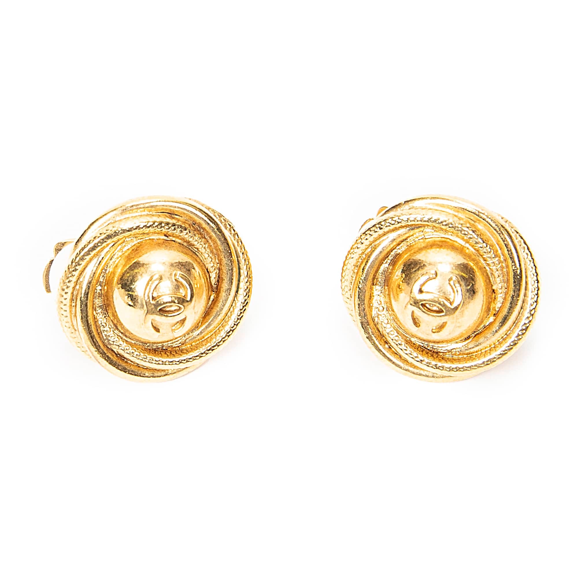 Chanel Gold Stainless Steel without Nickel CC Round Swirl Clip On Earrings ABC6570