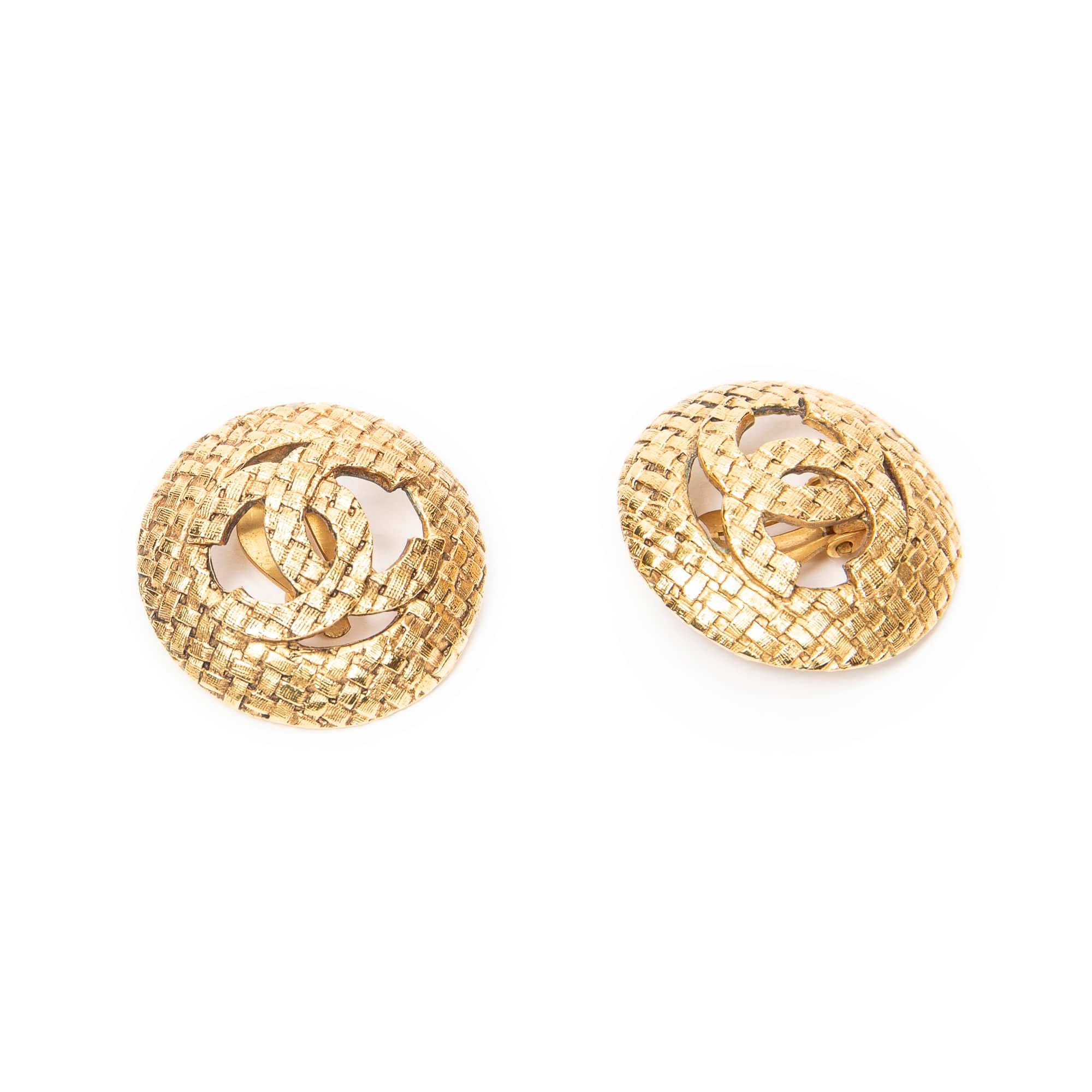 Chanel Gold Stainless Steel without Nickel CC Quilted Round Clip On Earrings ABC5829