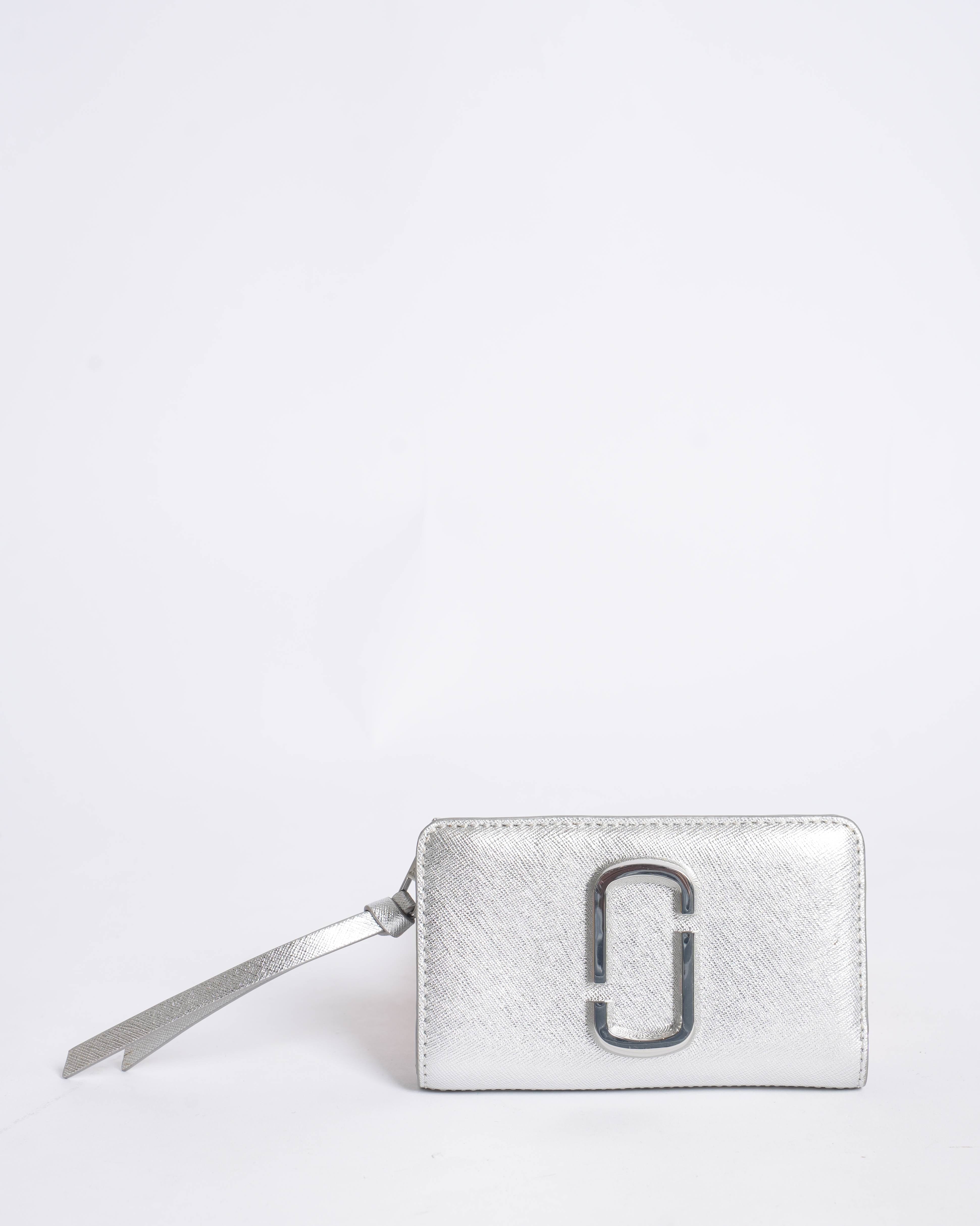 Marc Jacobs New Marc Jacobs Silver Leather Compact Wallet Wristlet