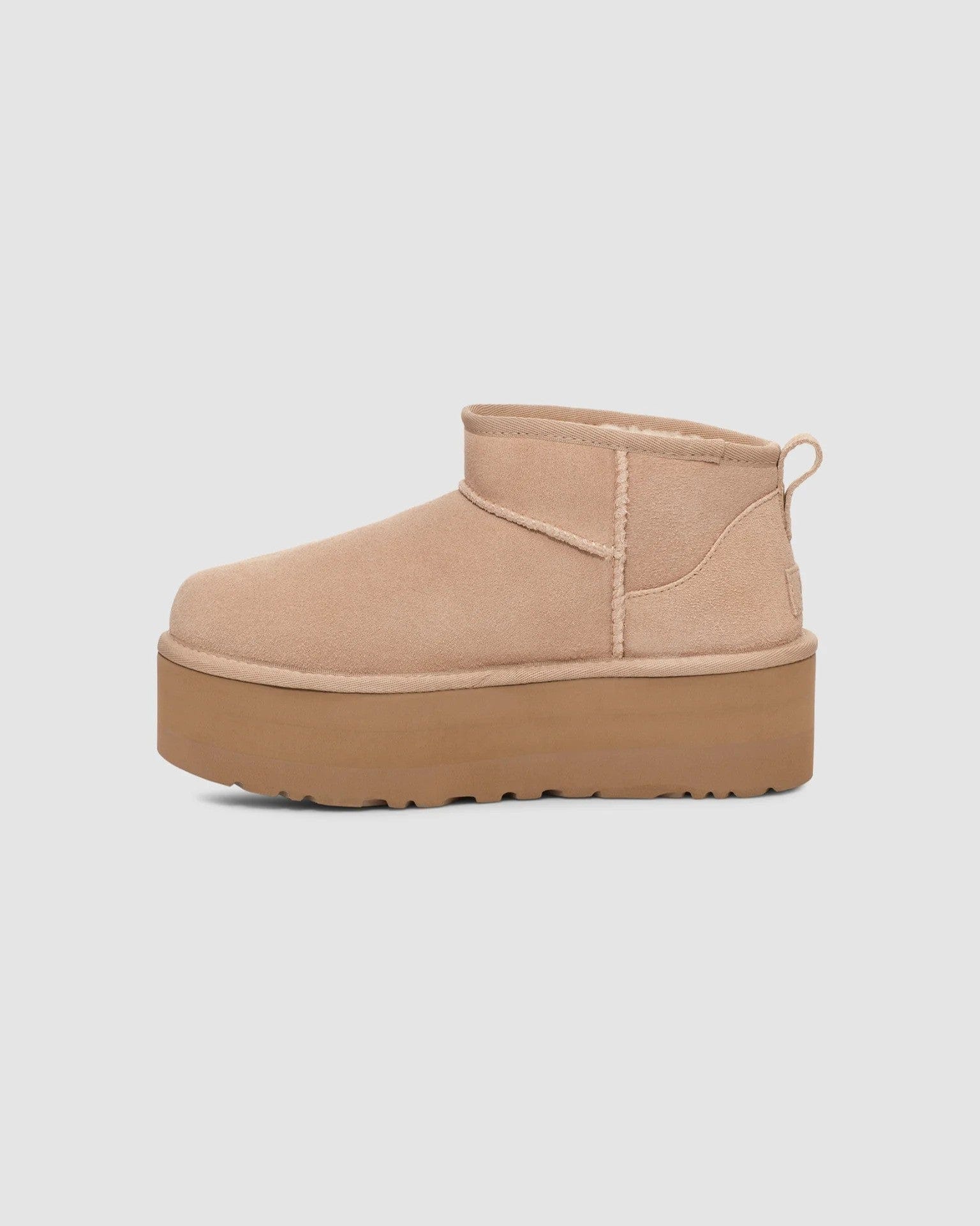 UGG WMNS CLASSIC ULTRA MINI PLATFORM - SAND