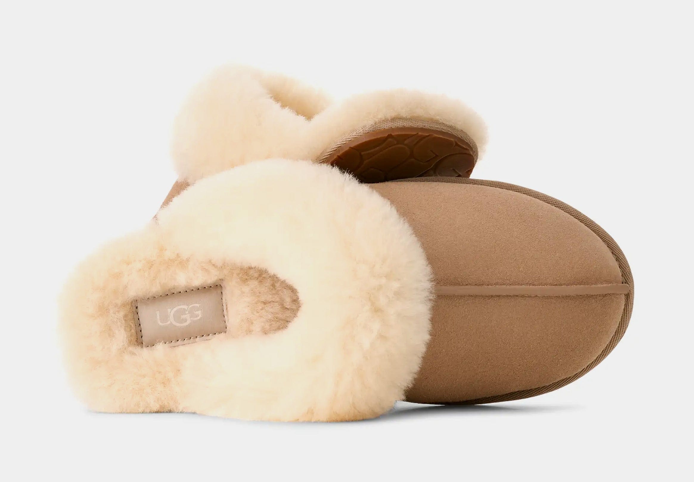 UGG Scuffette II Slipper Womens Sandals (Sand)