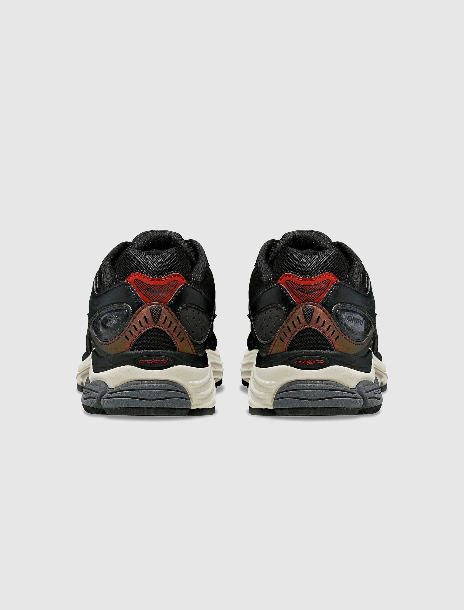 Saucony PROGRID OMNI 9 BLACK/BROWN