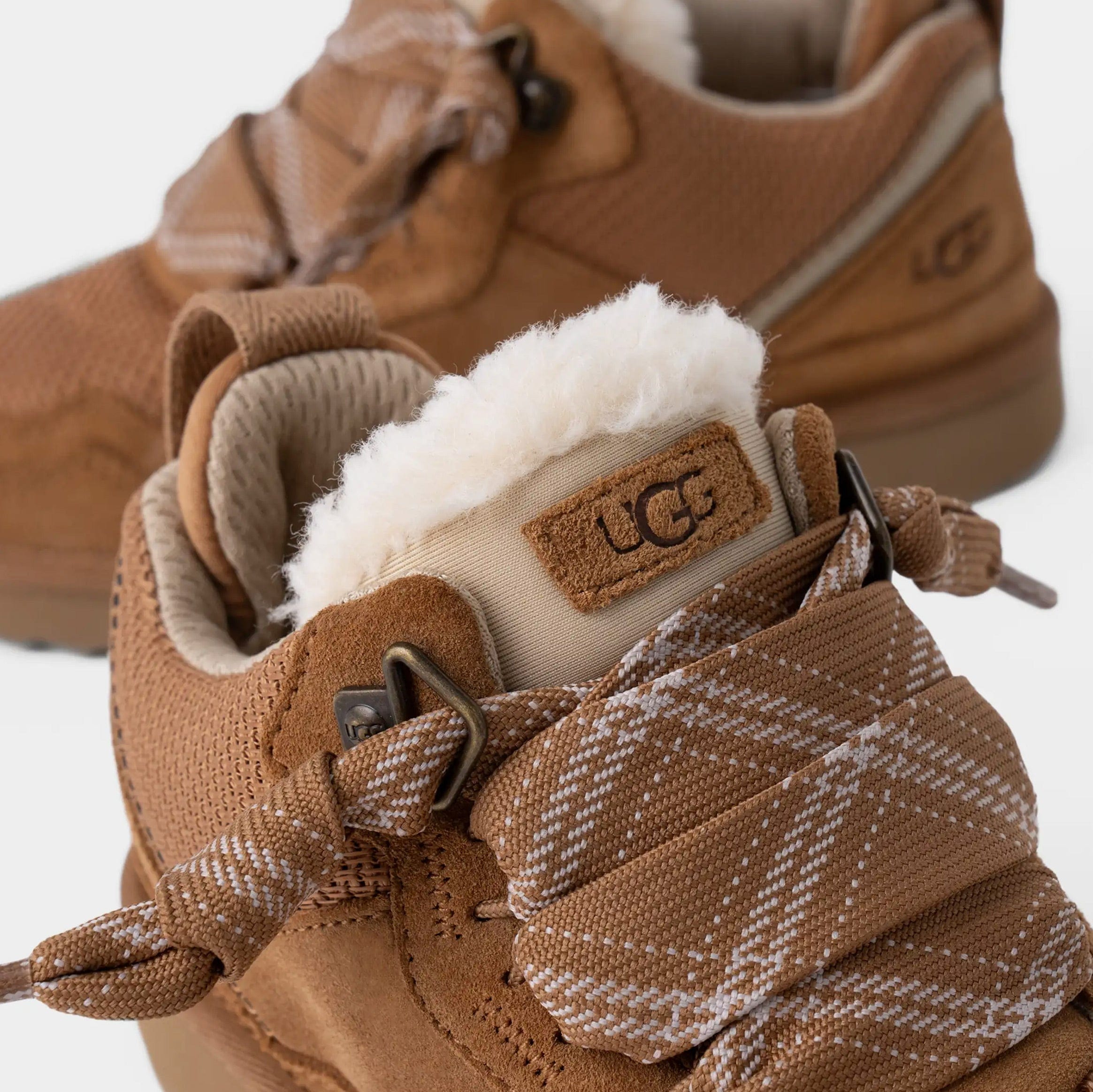 UGG Lowmel Chestnut Grade School Lifestyle Boots (Chestnut)