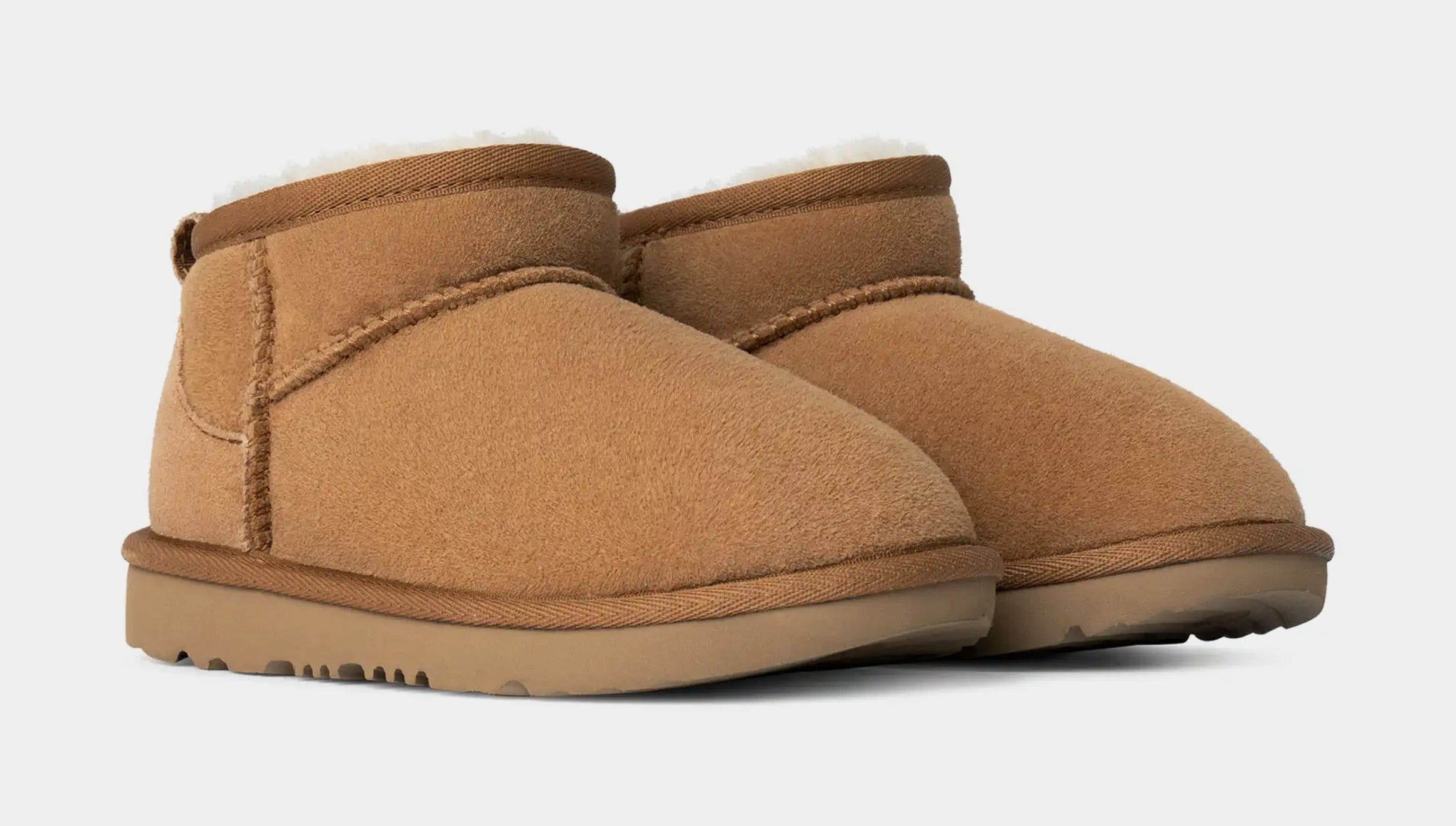 UGG Classic Ultra Mini Grade School Boots (Chestnut)