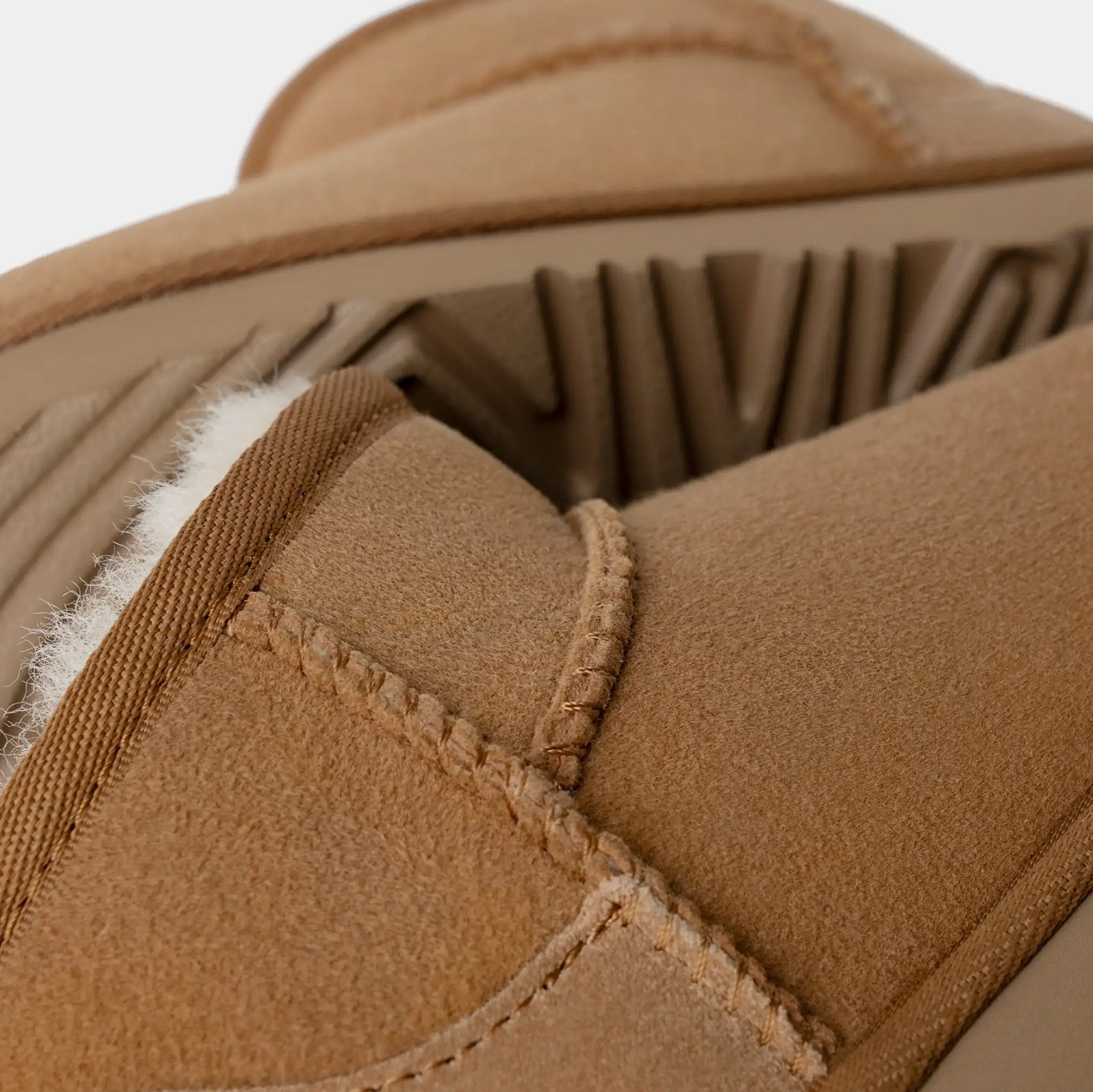 UGG Classic Ultra Mini Grade School Boots (Chestnut)