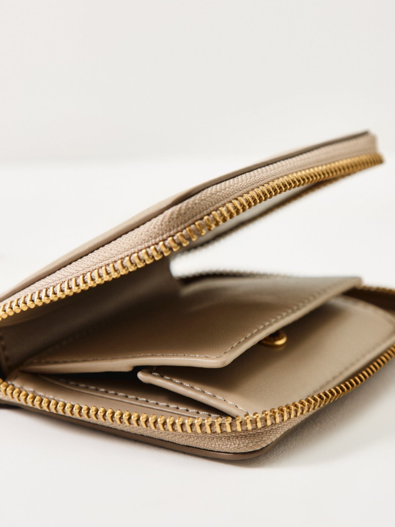 Marc Jacobs Slim Compact Wallet Tan