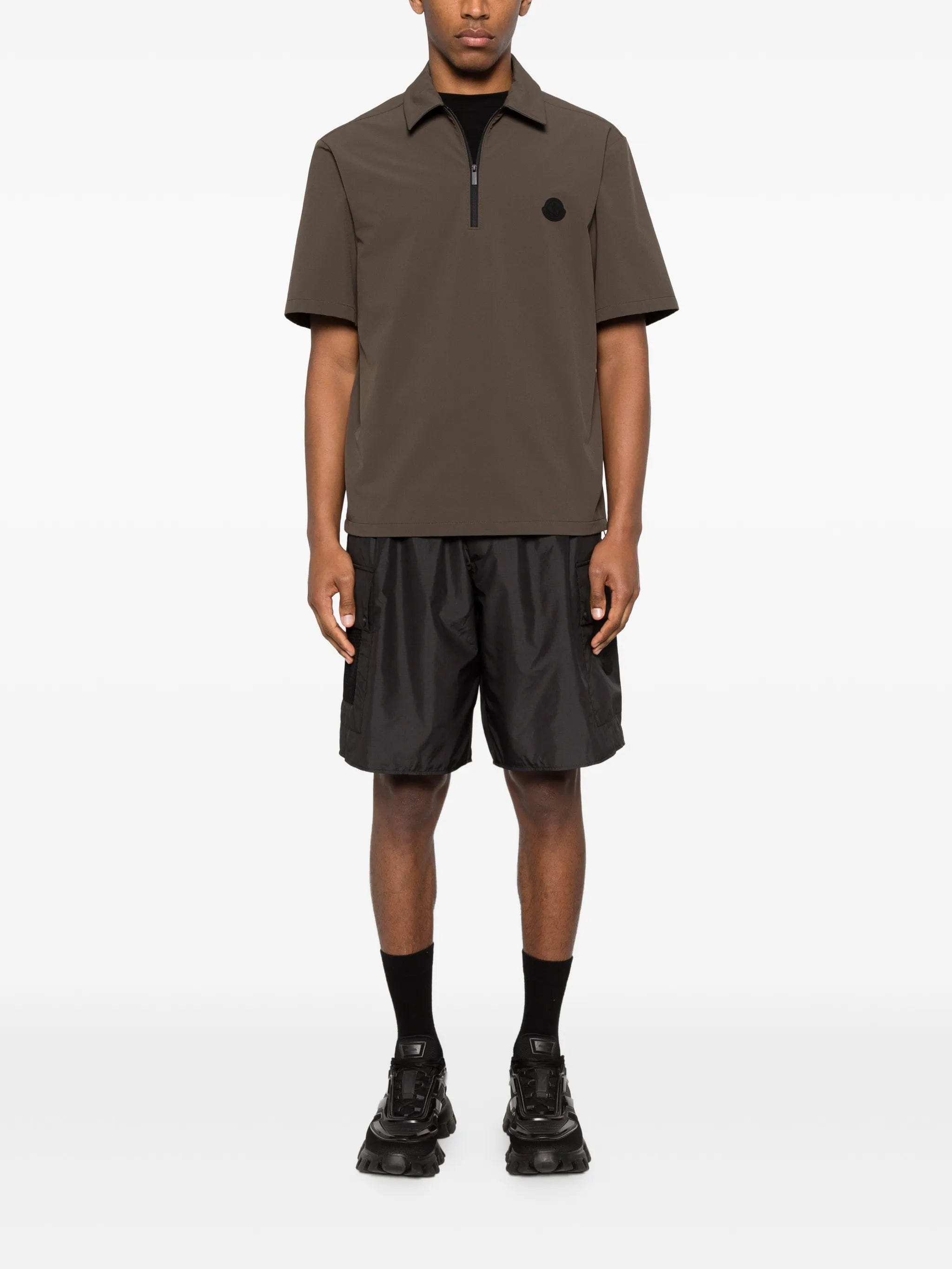 Moncler logo - patch cargo shorts
