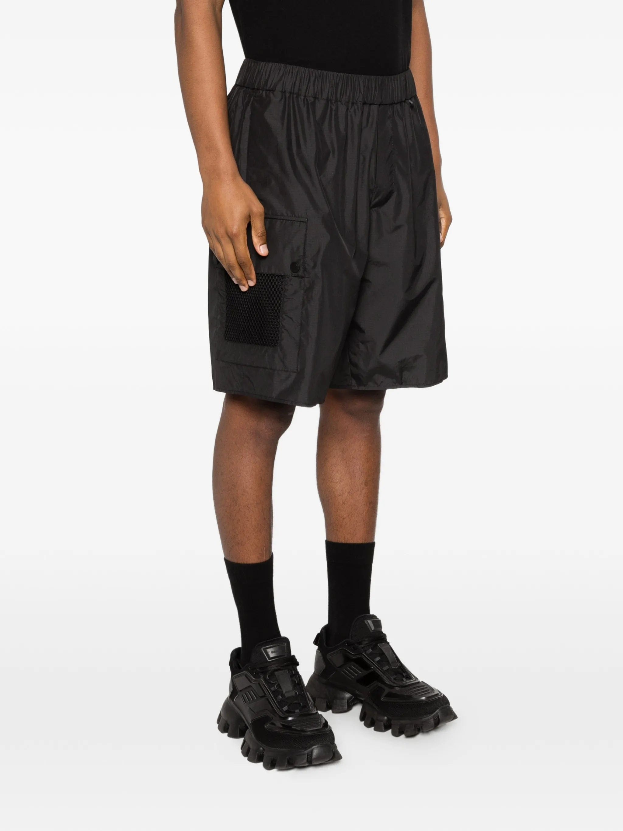 Moncler logo - patch cargo shorts