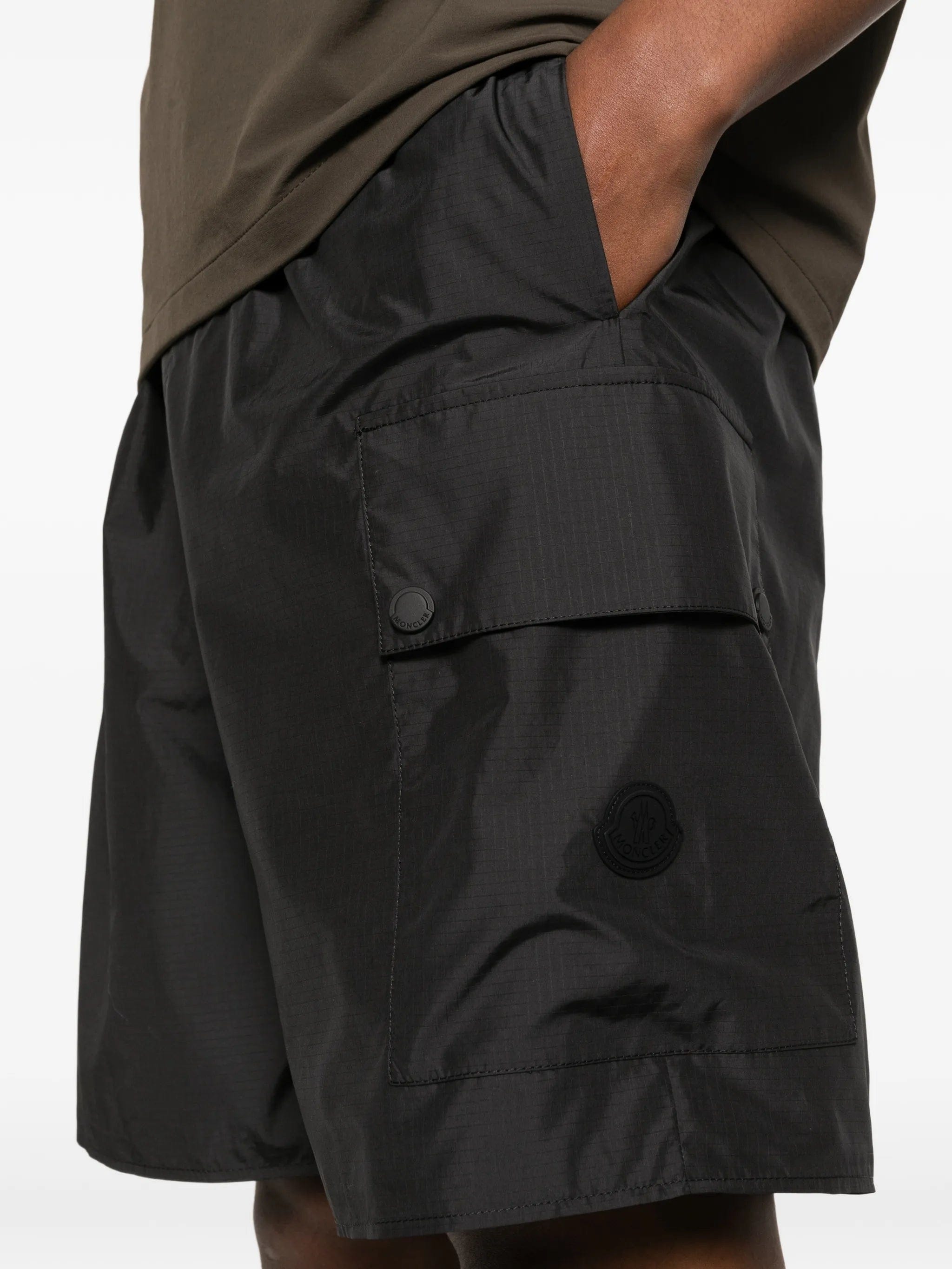 Moncler logo - patch cargo shorts