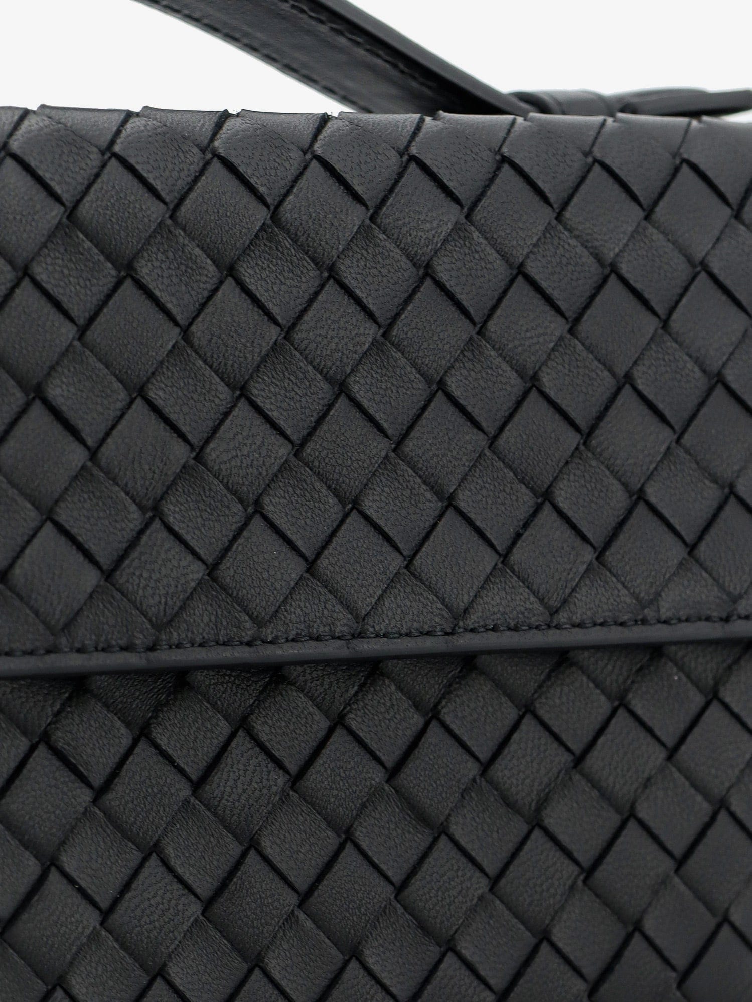 Bottega Veneta Leather wallet with Intrecciato pattern