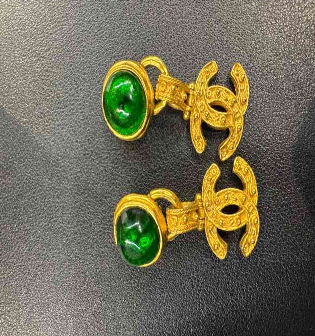 CHANEL Green Glass Grapevine Ear Clips NW602019