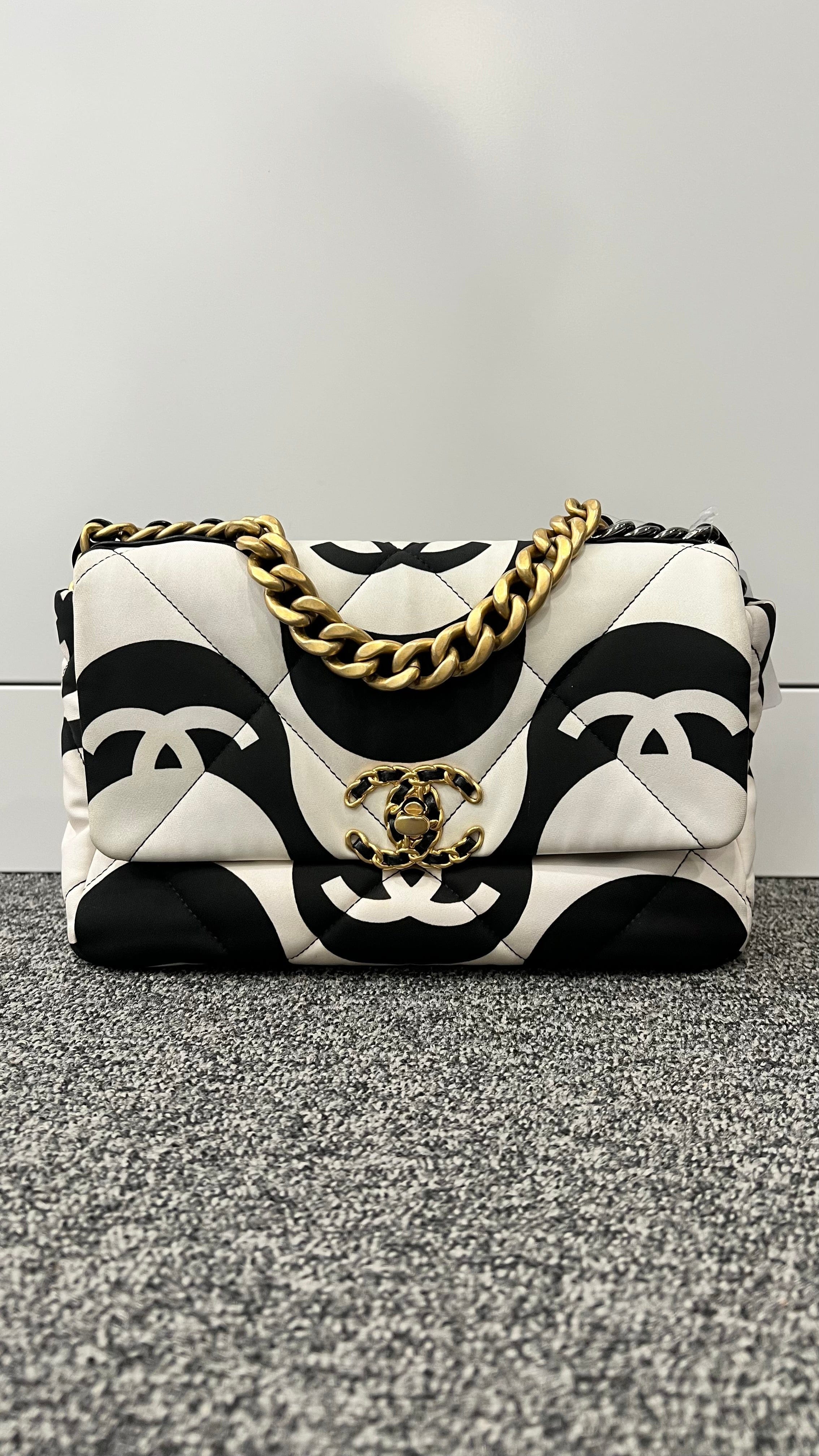 Chanel 19 Matelasse Canvas×Leather White×Black Gold/SV B11113WNMB