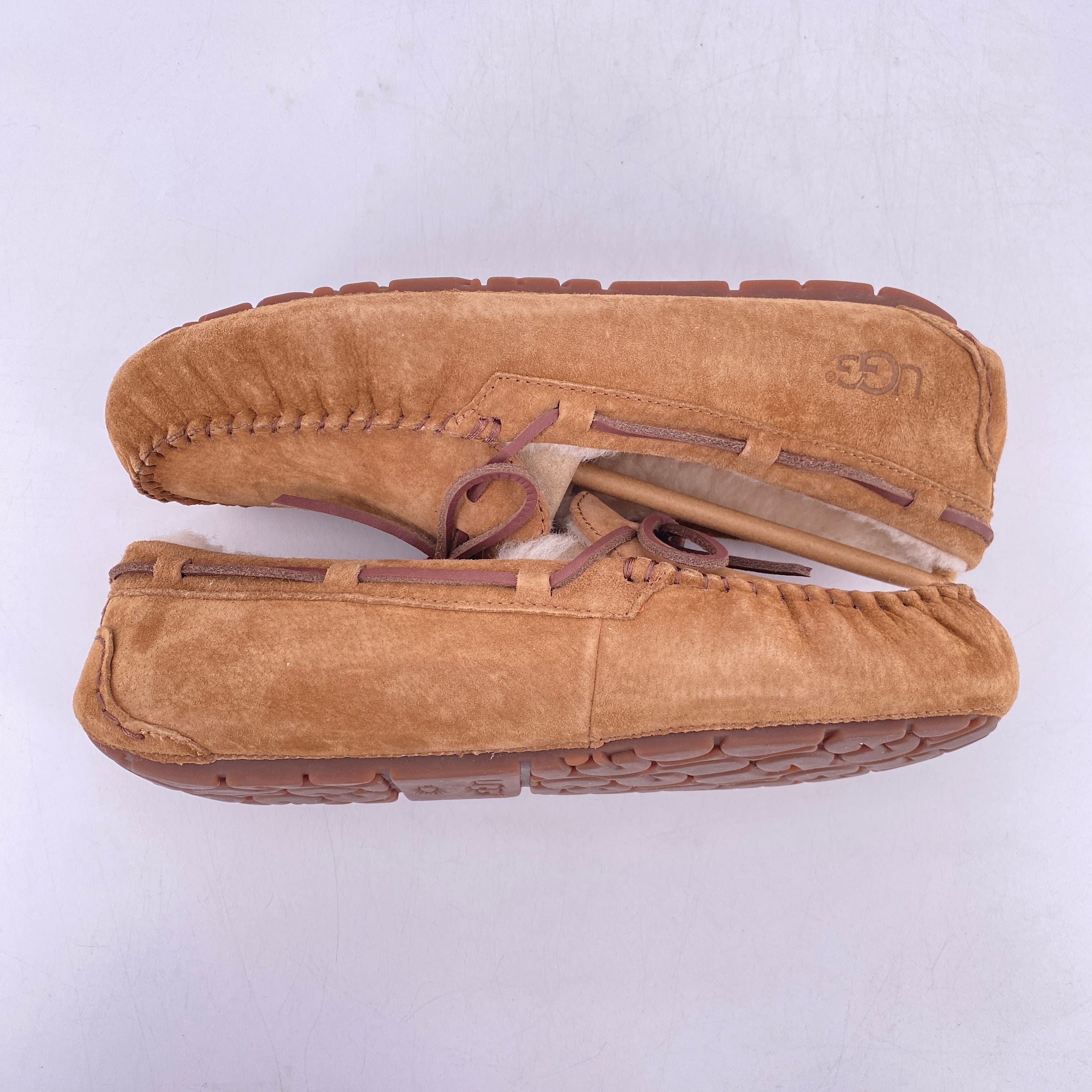 UGG (W) Dakota Chestnut New Size 9W
