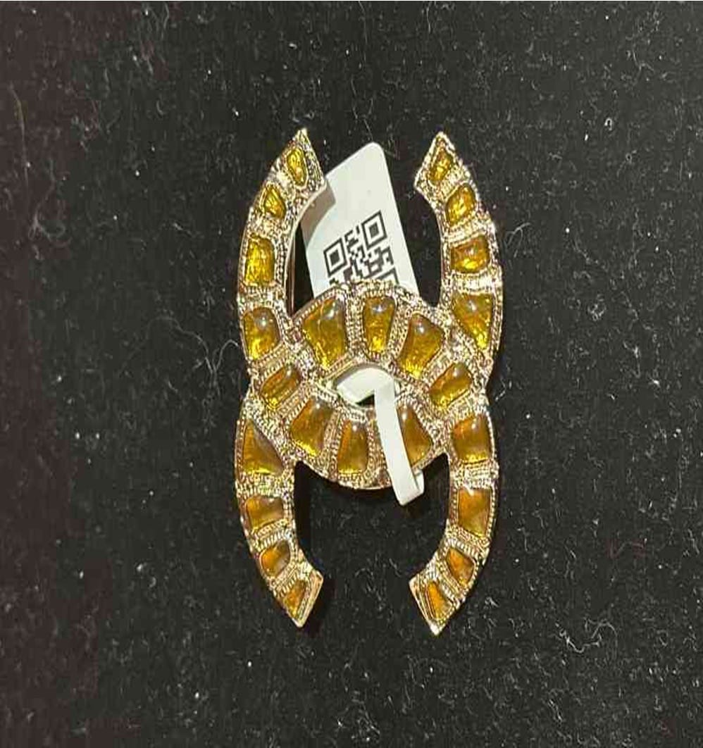 CHANEL 2019 Egyptian Yellow Double C Brooch (Medium) NC605017
