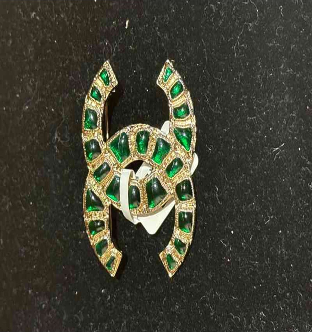 CHANEL 2019 Egyptian Green Double C Brooch (Medium) NC605016