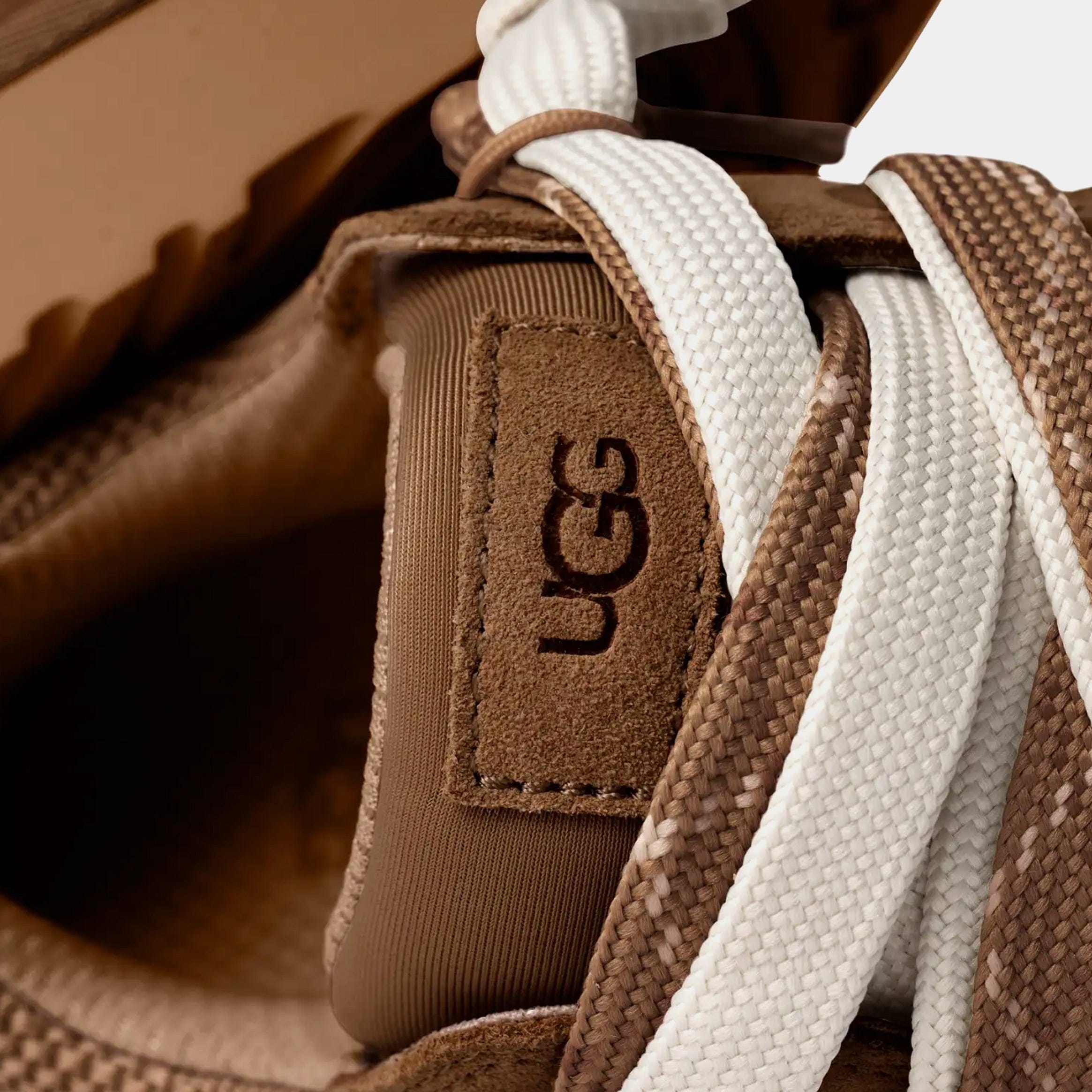 UGG Lo Lowmel Womens Boots (Chestnut)