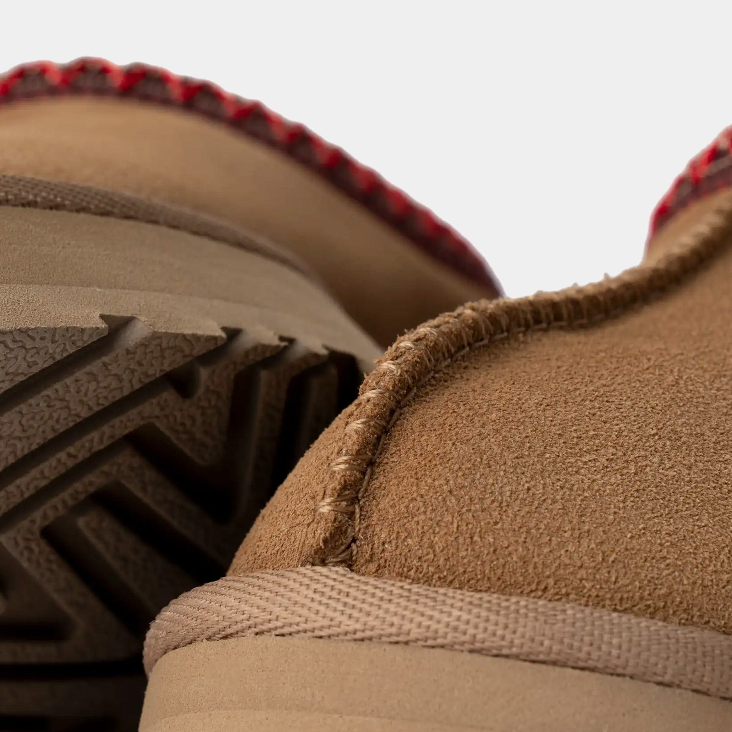 UGG Tazz Slipper Grade School Sandals (Chestnut)
