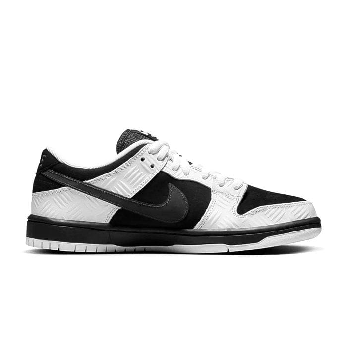 NIKE DUNK TIGHTBOOTH x Nike Dunk Low SB