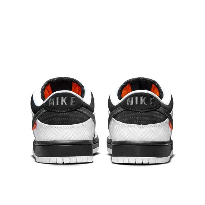 NIKE DUNK TIGHTBOOTH x Nike Dunk Low SB
