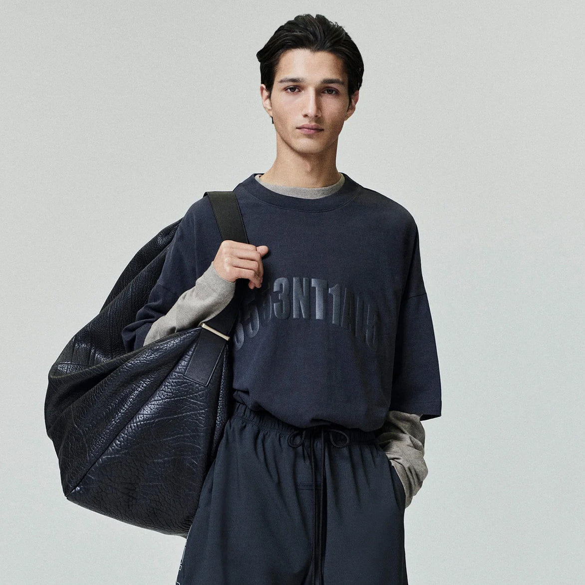 Fear of God Essentials LOS ANGELES 90'S T-Shirt - VINTAGE BLACK